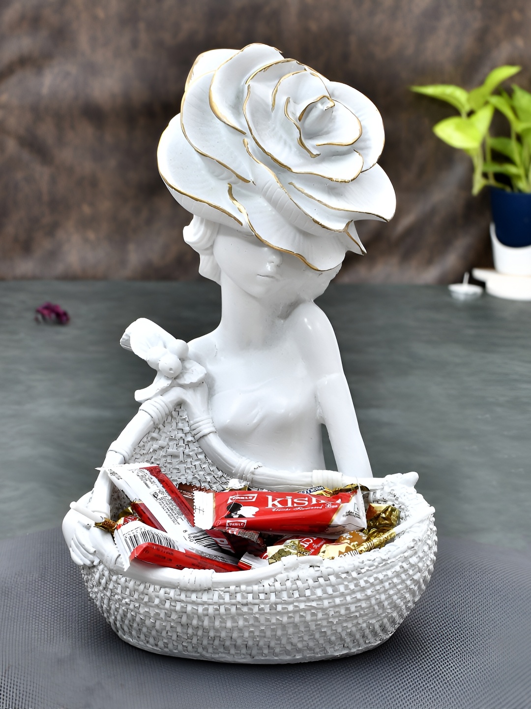

Craft Junction White & Gold toned Figurine Showpiece