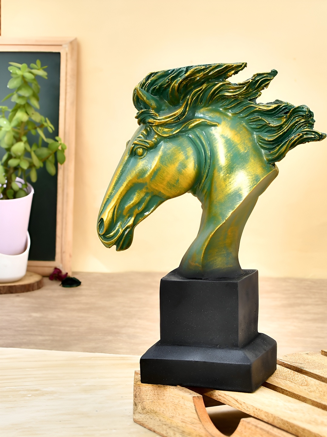 

Craft Junction Green Polyresin Curio Showpiece