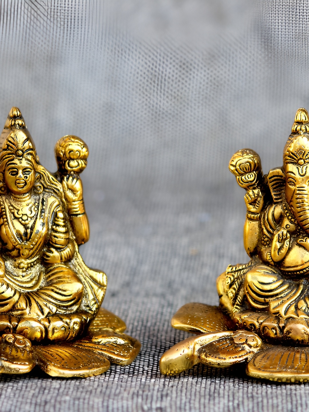 

Craft Junction Gold-Toned Religious Idol Showpiece