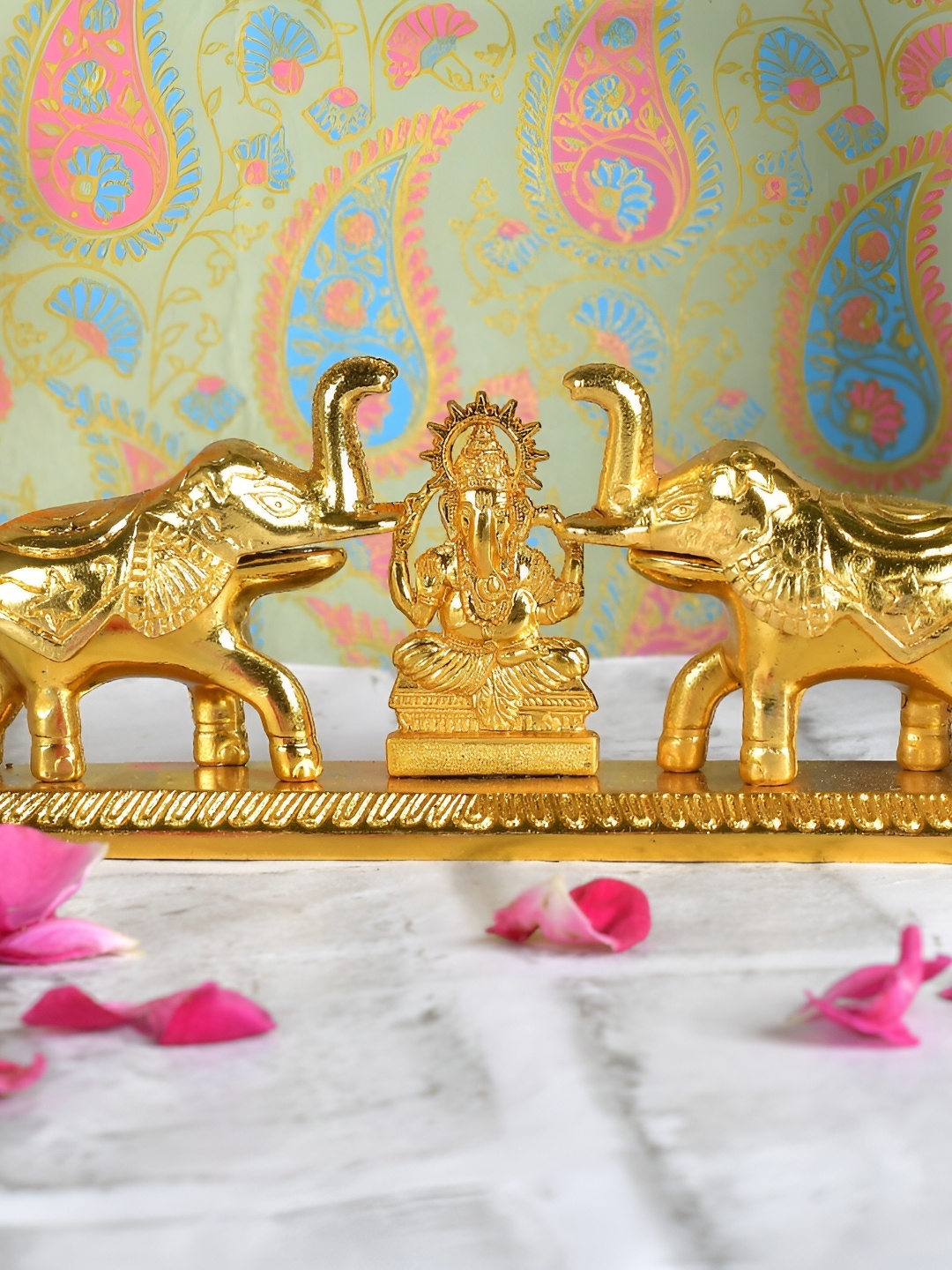 

Craft Junction Gold-Toned Brass Decorative Showpiece