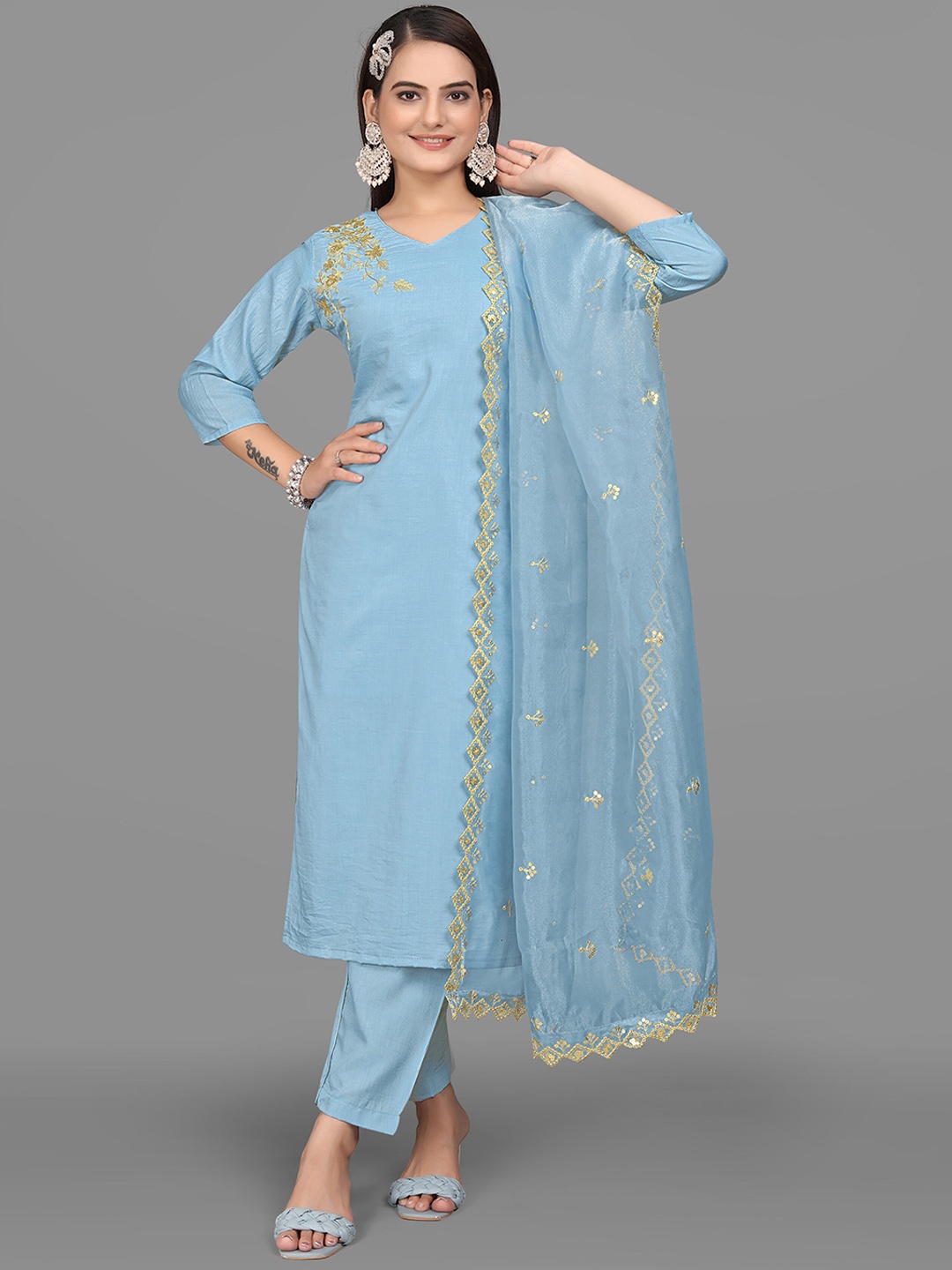 

ZEEPKART Floral Embroidered Sequinned Straight Kurta With Trousers & Dupatta, Lavender