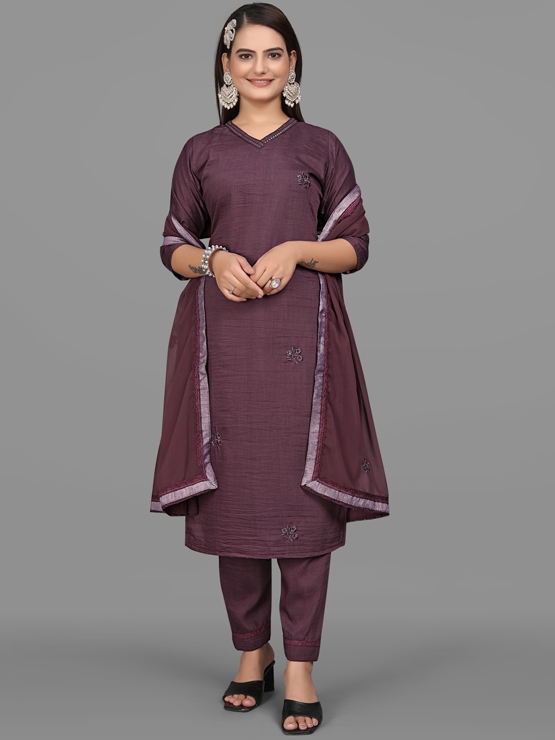 

ZEEPKART Floral Embroidered Thread Work Straight Kurta With Harem Pants & Dupatta, Purple