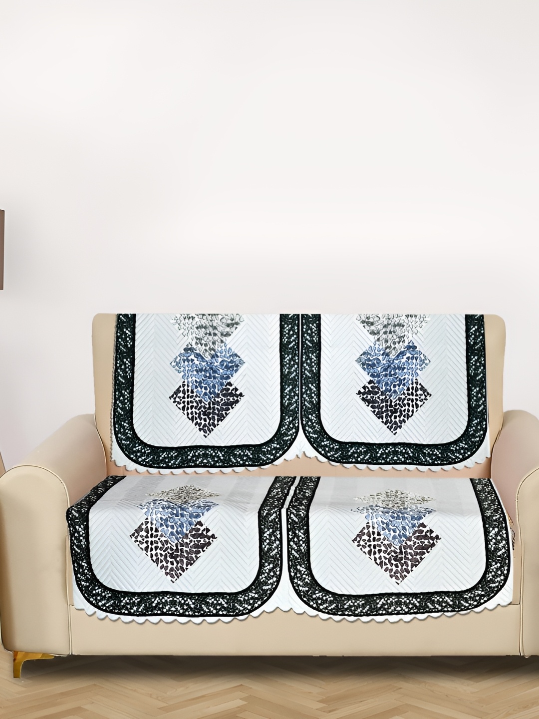 

RRC Black & White 4 Pieces Printed Velvet 2 Seater Sofa Cover