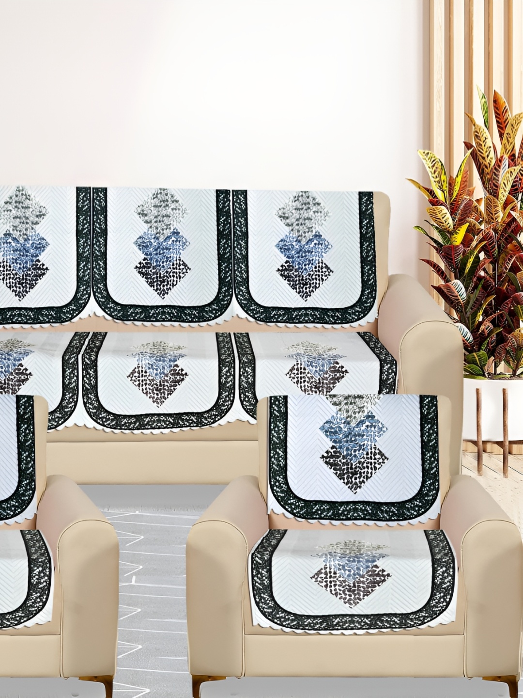 

RRC Black & White 10 Pieces Floral Printed 5 Seater Velvet Sofa Cover