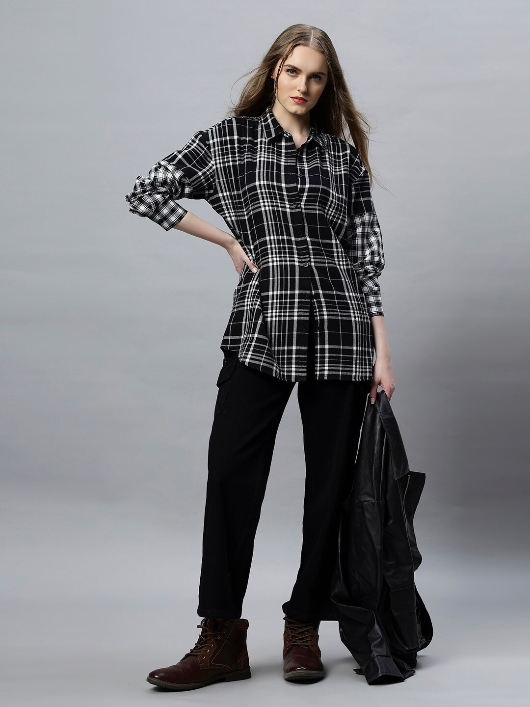 

The Roadster Lifestyle Co Checked Pure Cotton Shirt, Black
