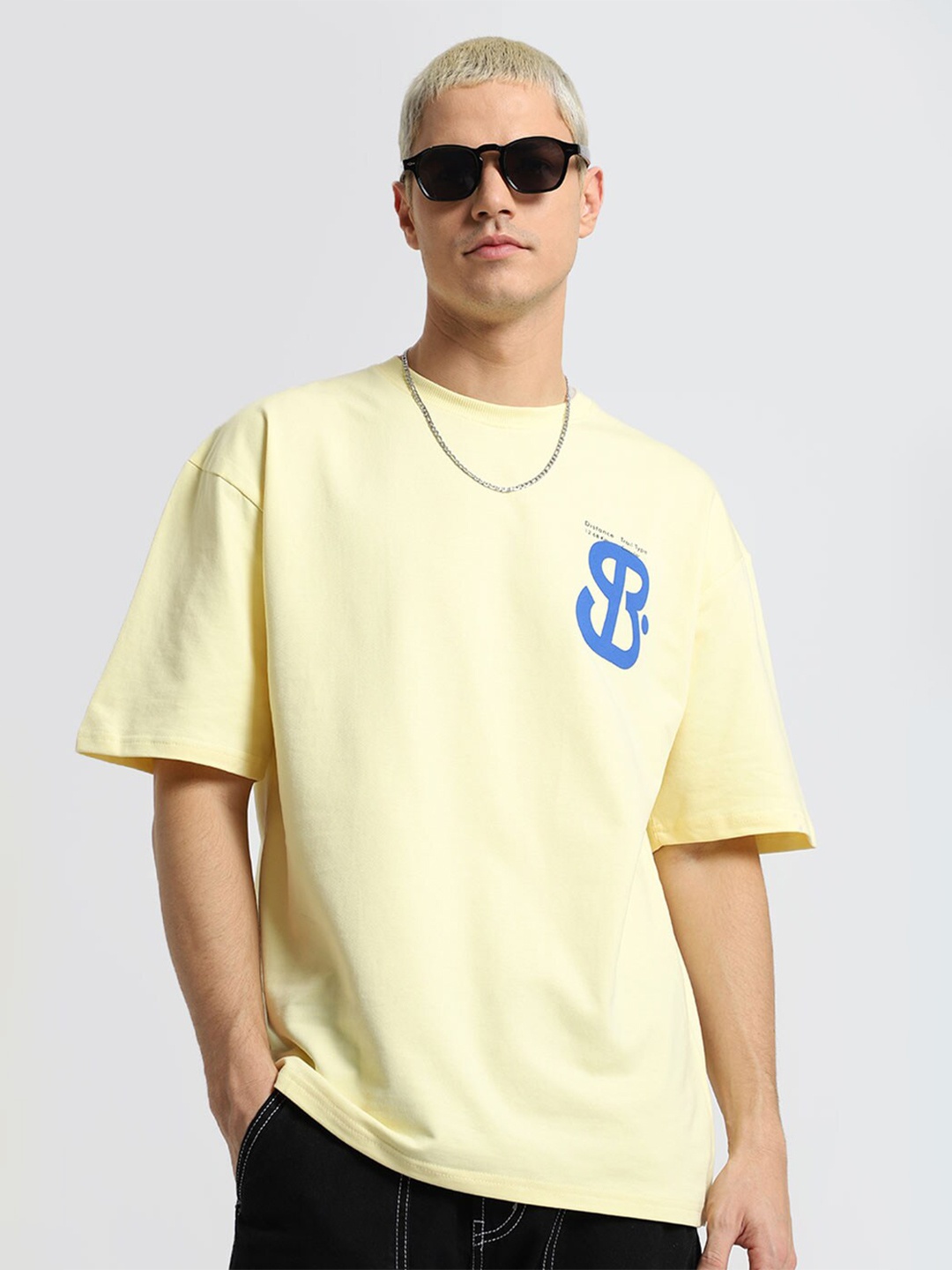 

Banana Club Men Typography Drop-Shoulder Sleeves T-shirt, Yellow