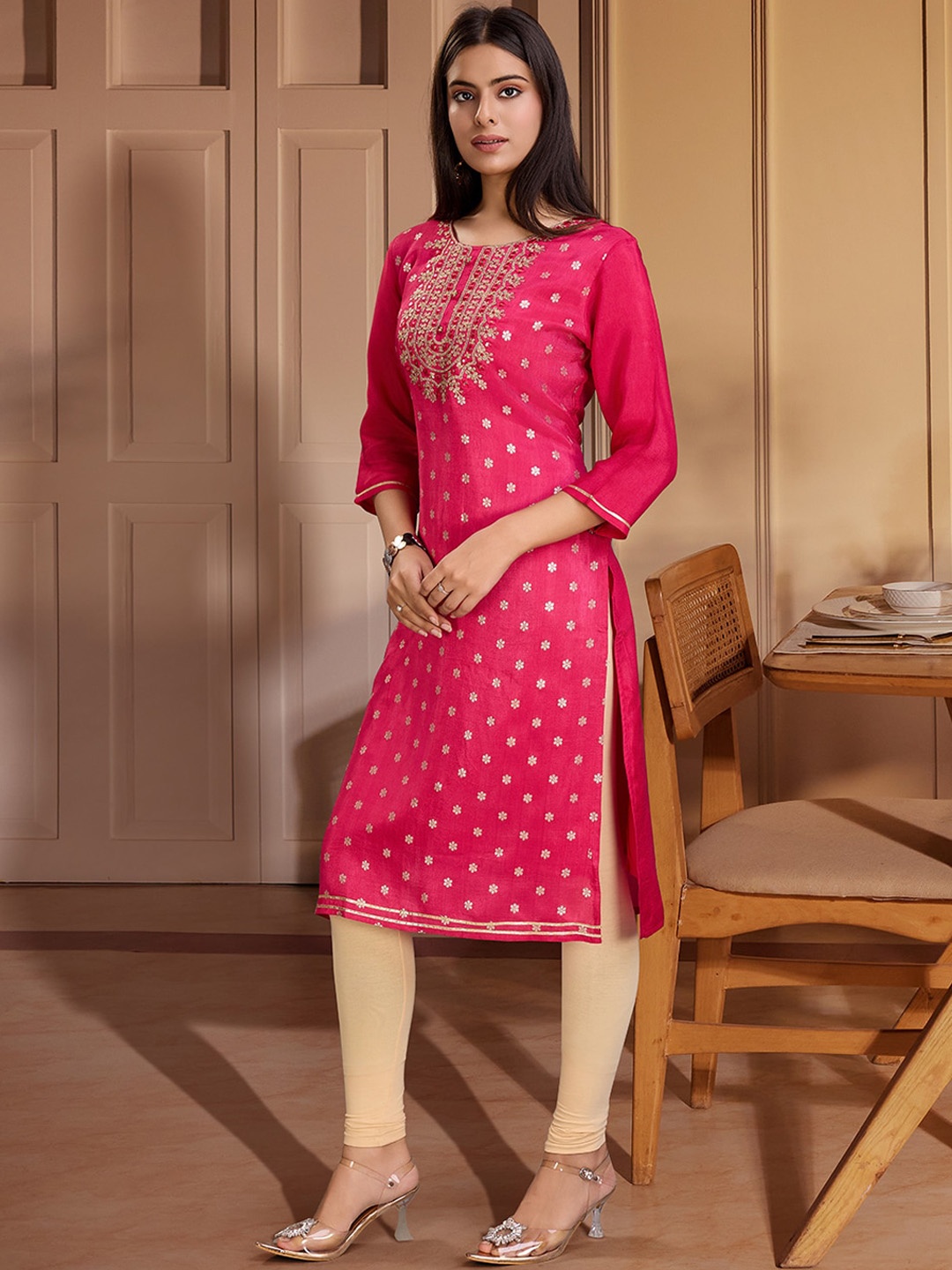 

House of Pataudi Floral Embroidered Thread Work Silk Straight Kurta, Pink