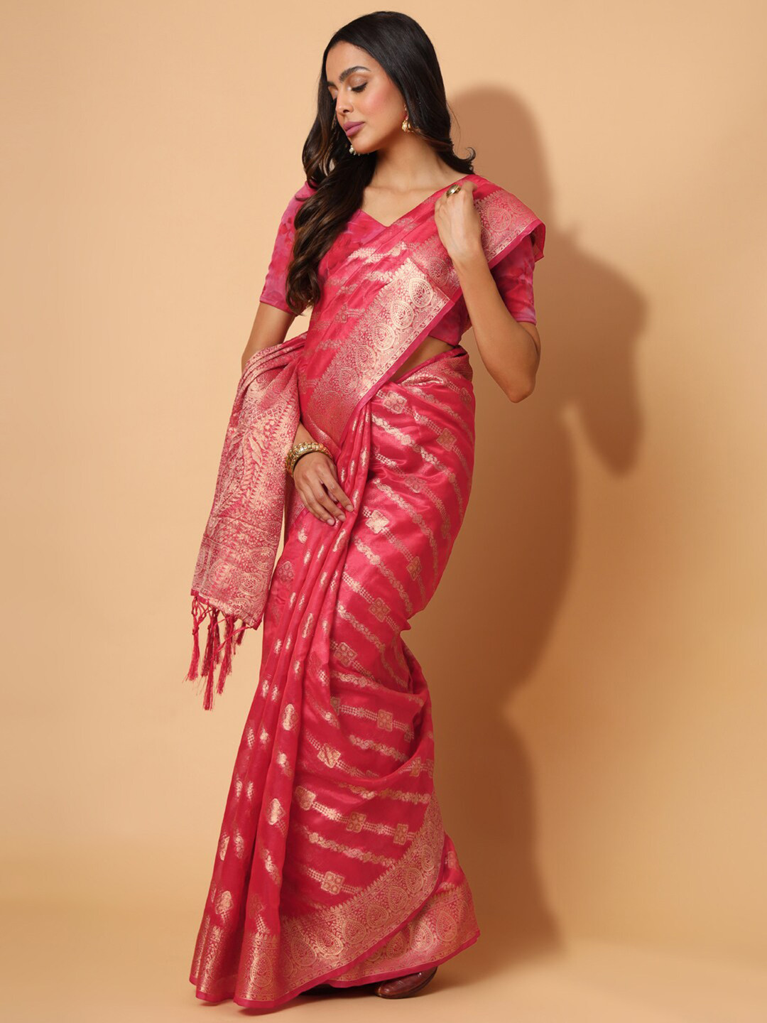 

PRAKRTEE Woven Design Zari Organza Saree, Pink