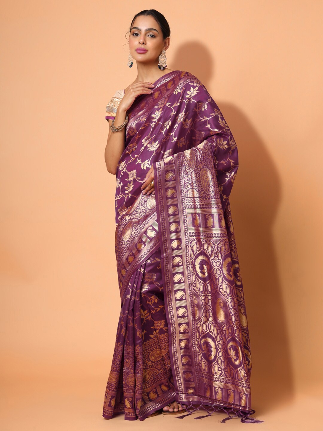 

PRAKRTEE Floral Zari Silk Cotton Saree, Purple