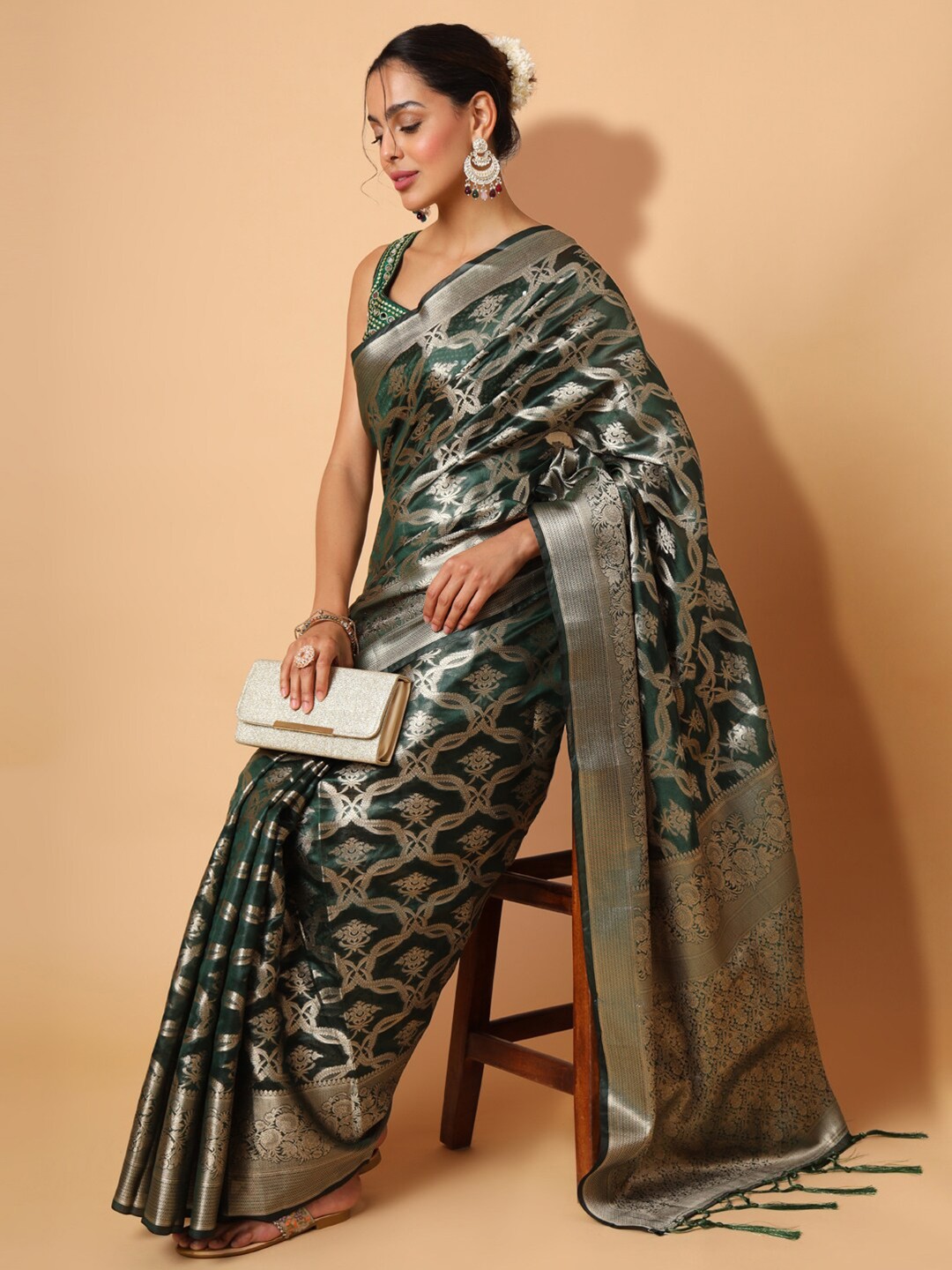 

PRAKRTEE Woven Design Zari Organza Saree, Green