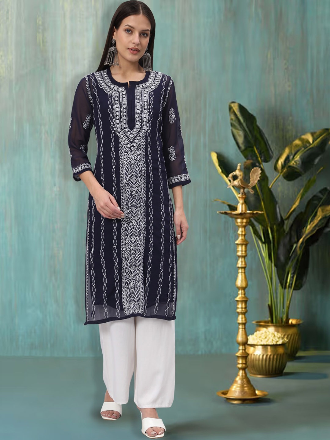 

PARAMOUNT CHIKAN Women Embroidered Lucknowi Chikankari Georgette Kurta, Navy blue