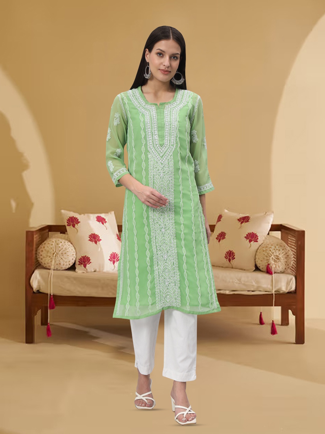 

PARAMOUNT CHIKAN Women Embroidered Lucknowi Chikankari Georgette Kurta, Green