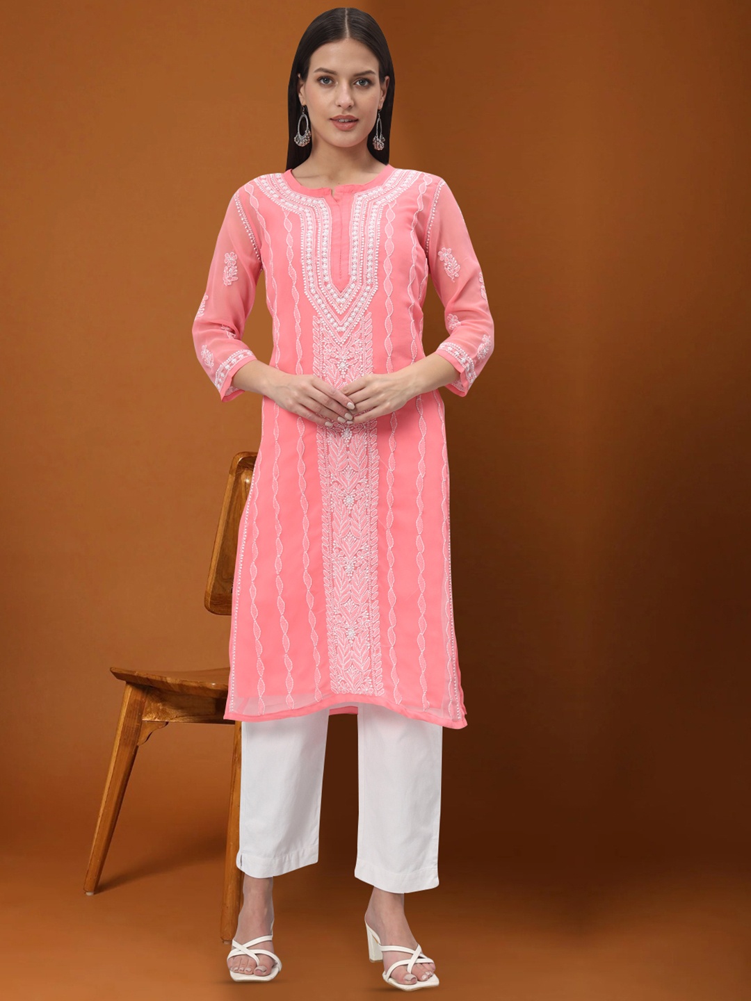 

PARAMOUNT CHIKAN Women Embroidered Lucknowi Chikankari Georgette Kurta, Peach