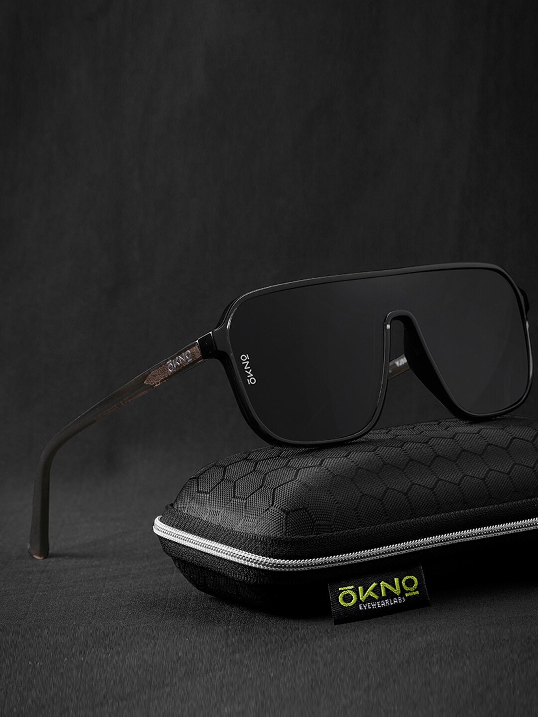 

OKNO Ryft Unisex Rectangle Sunglasses with Polarised Lens OKNORyftJFC3, Black