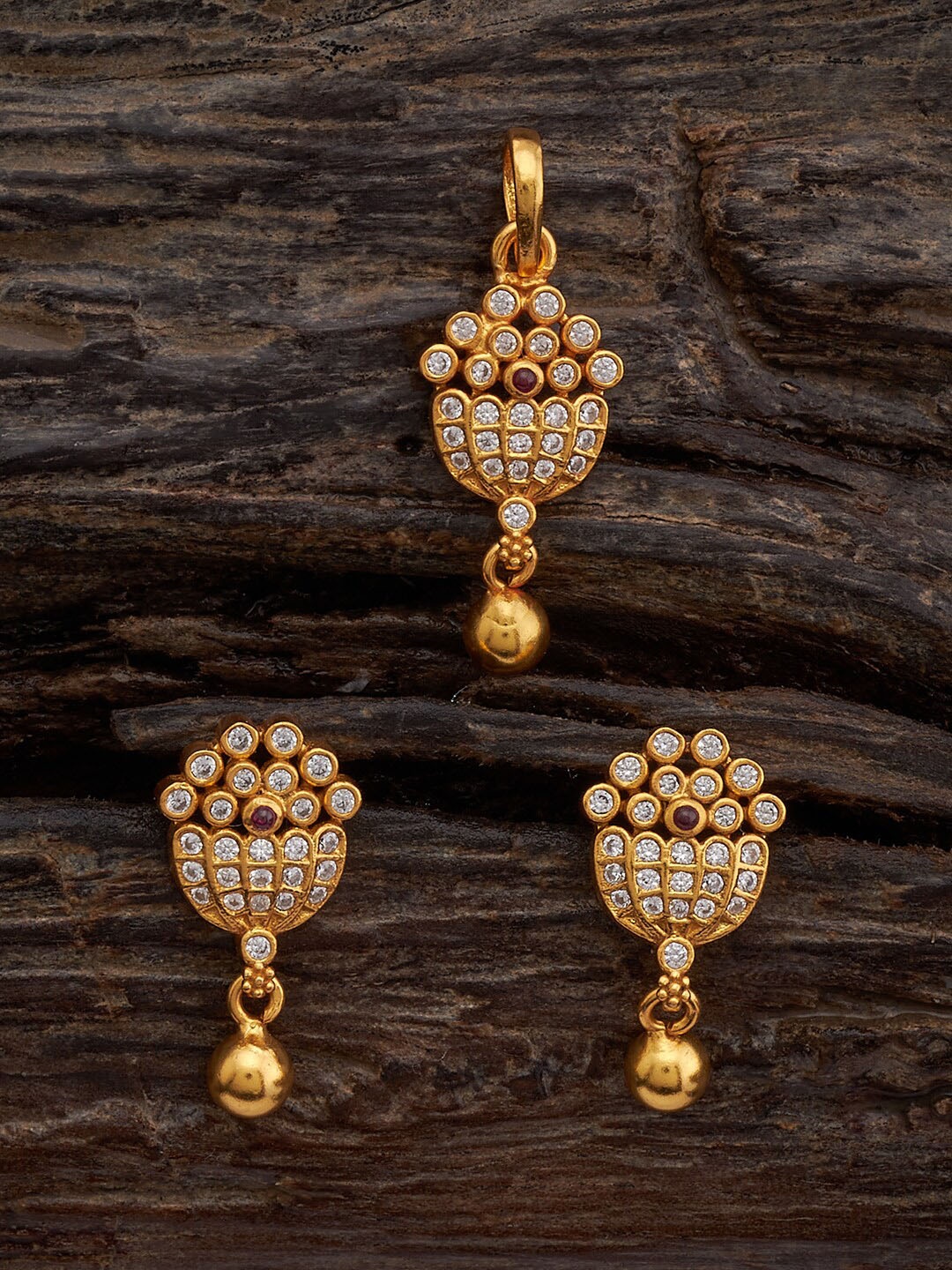 

Kushal's Fashion Jewellery 92.5 Pure Silver Gold Plated Stones Studded Temple Pendant Set