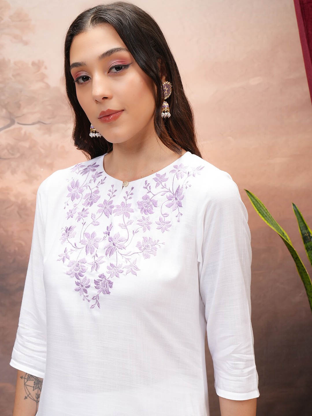 

Vishudh White Floral Embroidered Thread Work A-Line Kurta