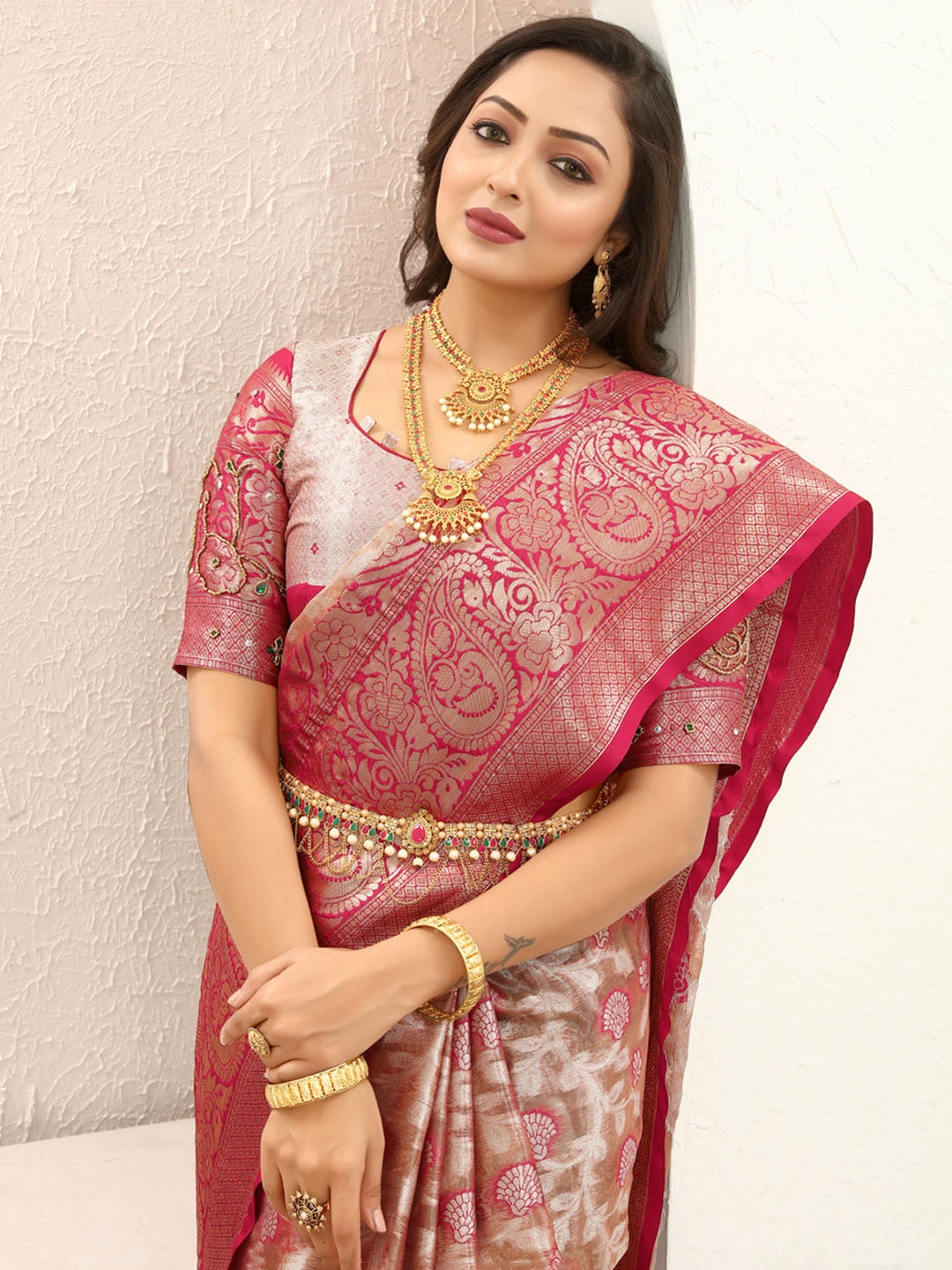 

Tankori Woven Design Zari Tissue Kanjeevaram Saree, Pink