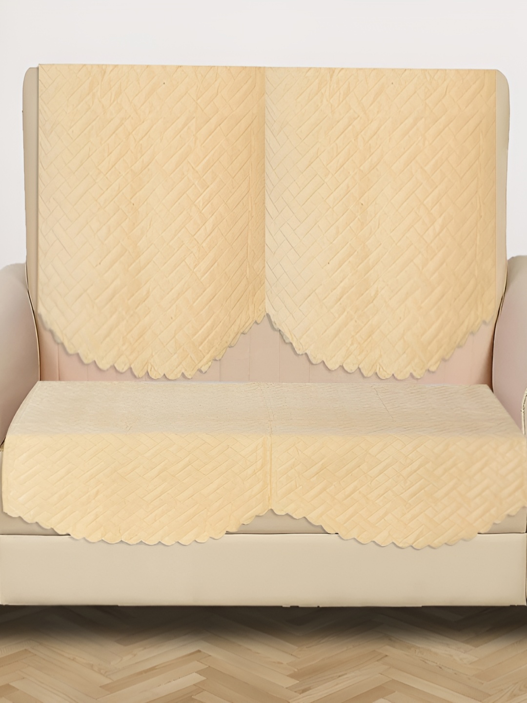 

RRC Cream-Coloured 4 PIeces 2 Seater Velvet Sofa Cover