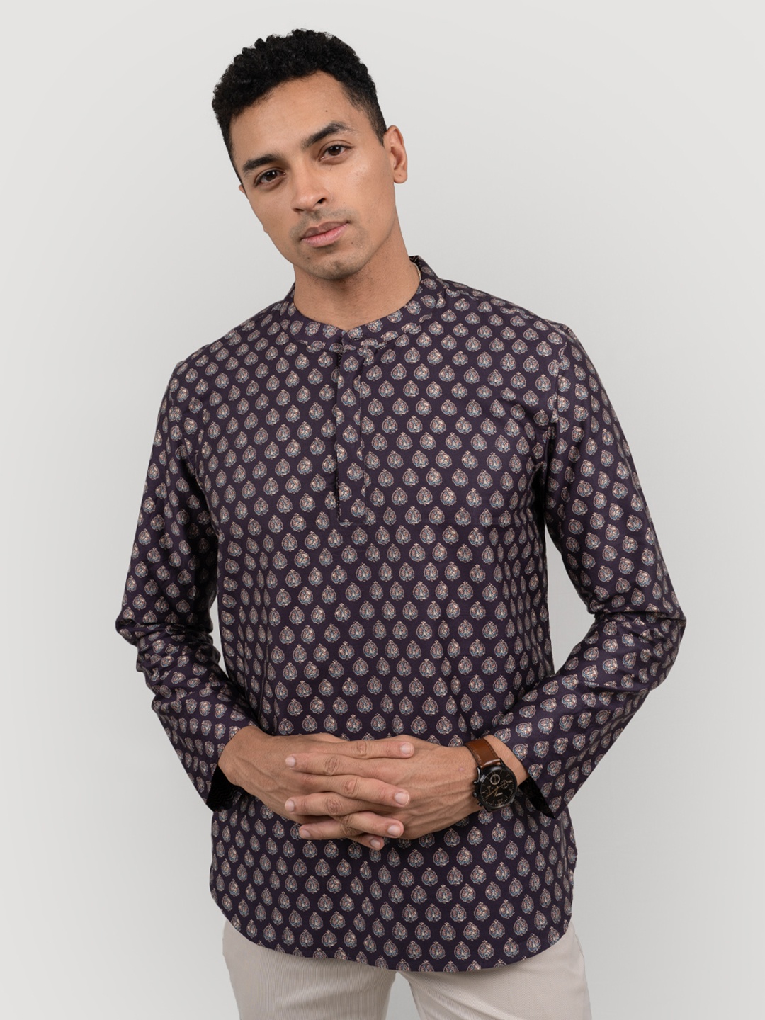 

Wellbi Men Printed Short Kurta, Navy blue