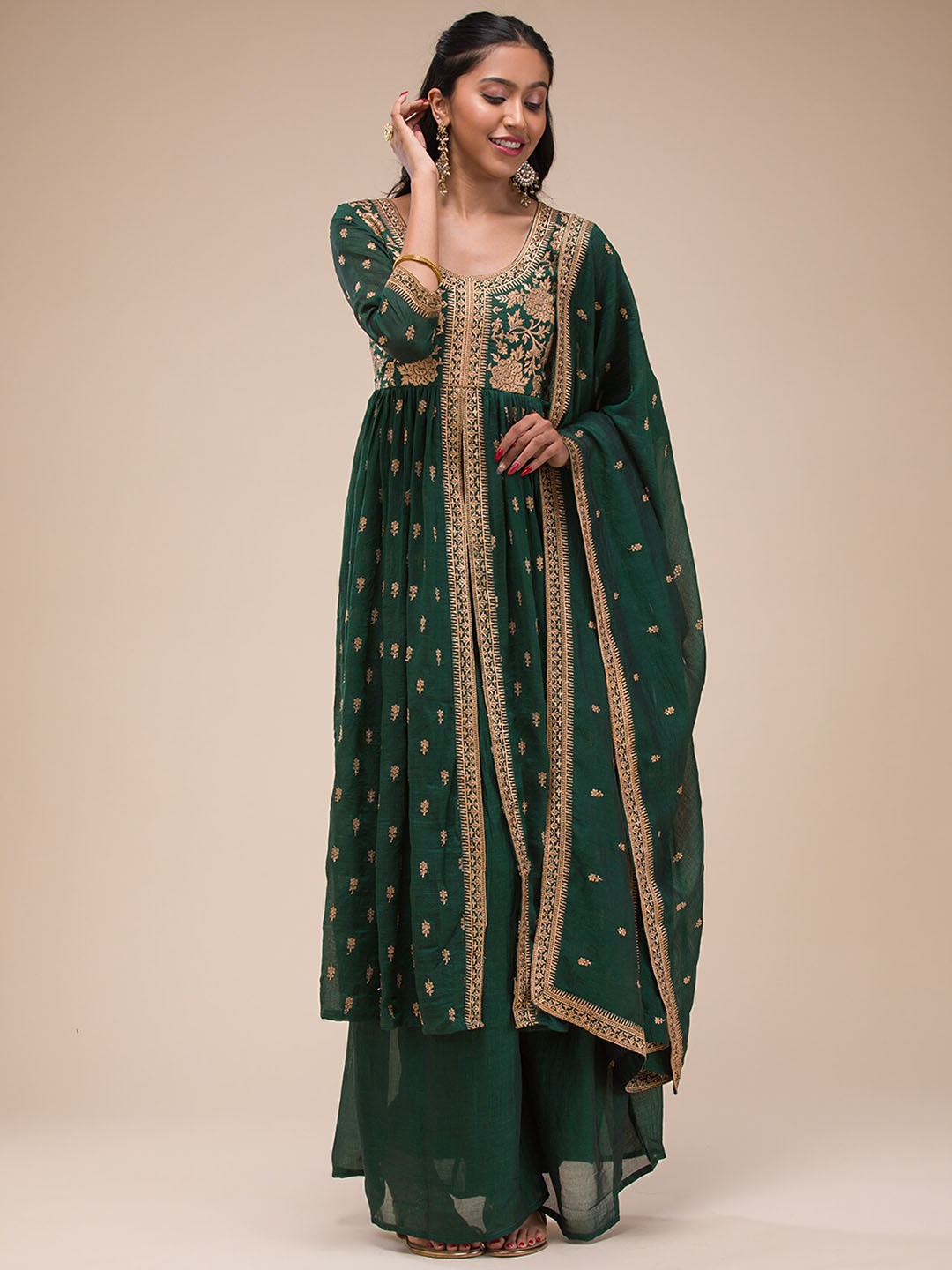 

Koskii Round Neck Floral Embroidered Regular Raw Silk Kurta Set, Green