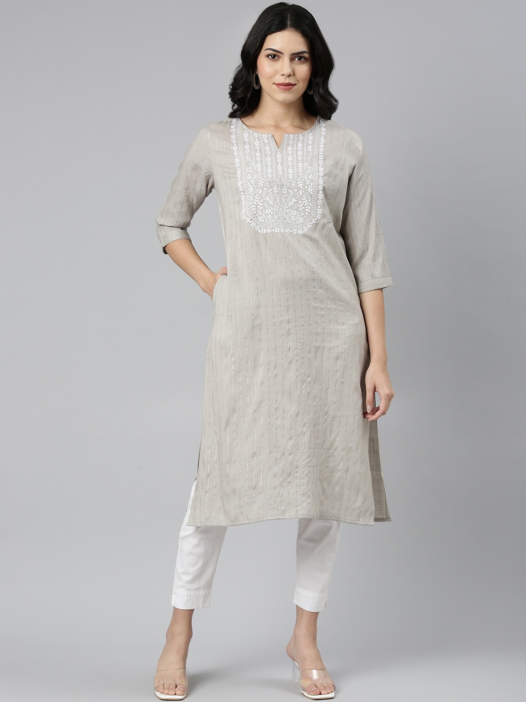 

Samhitas Floral Thread Work Yoke Design Notch Neck Cotton Kurta, Grey