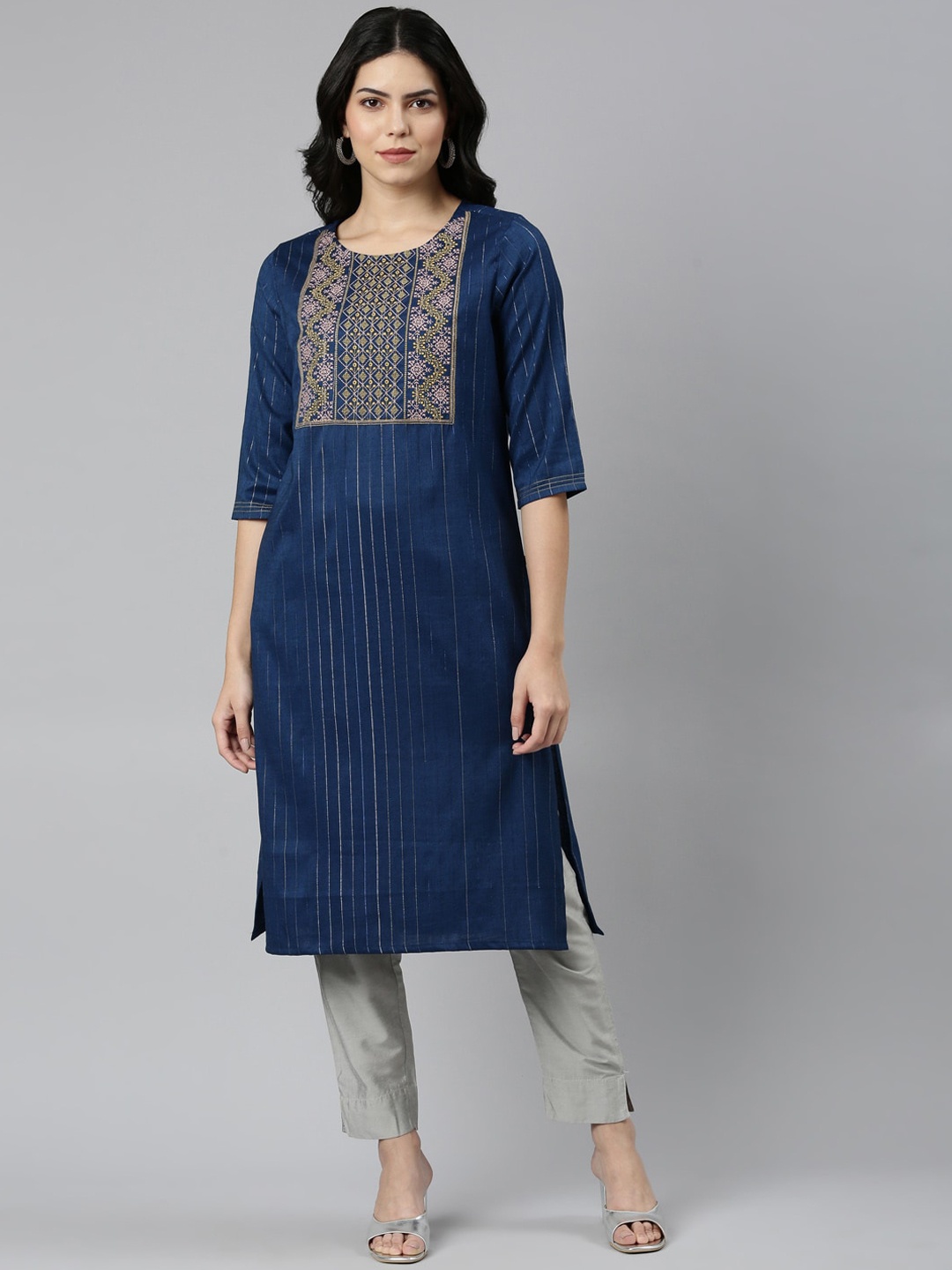 

Samhitas Geometric Striped Round Neck Thread Work Kurta, Blue