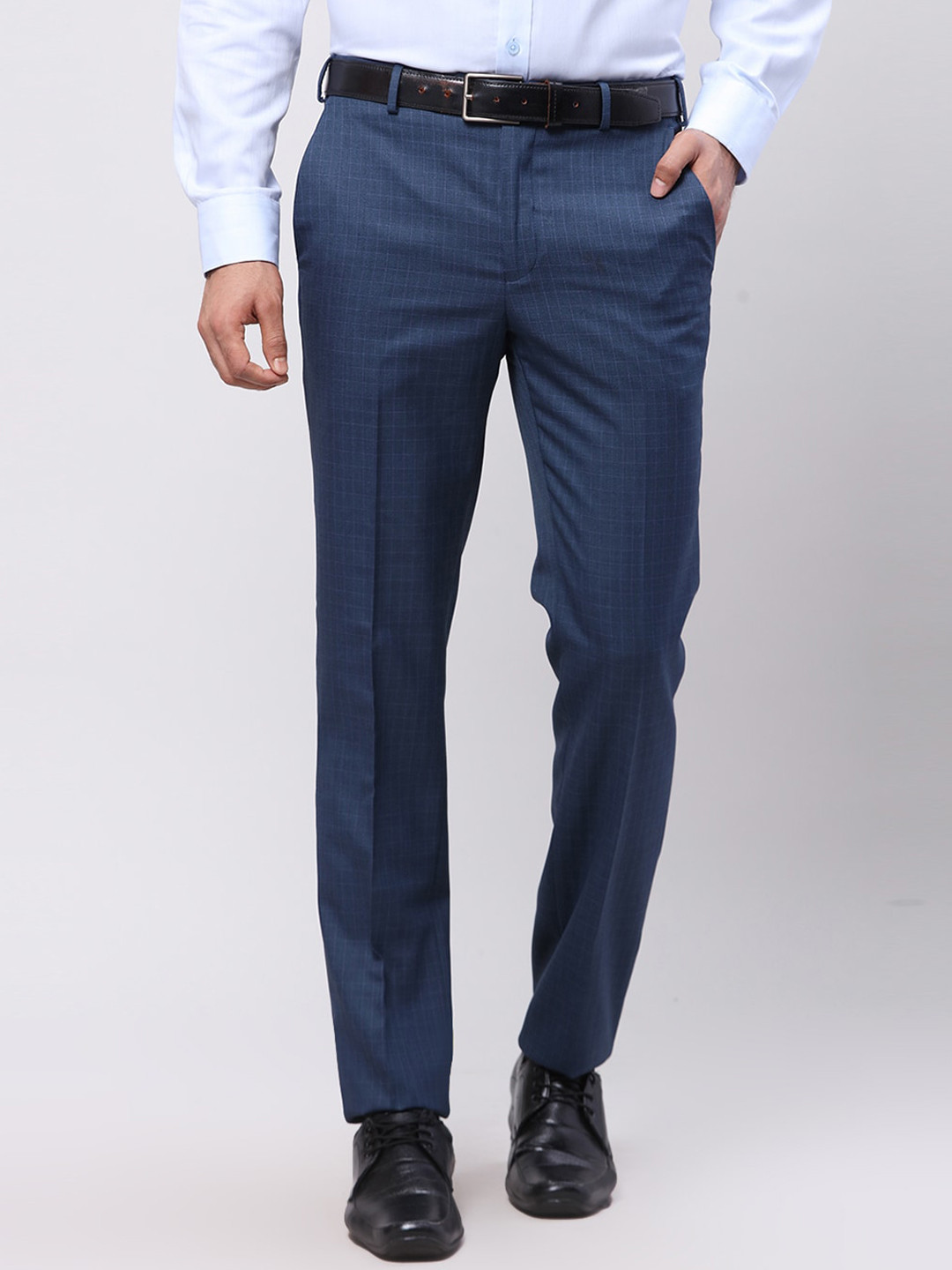 

Park Avenue Men Textured Slim Fit Easy Wash Trousers, Blue