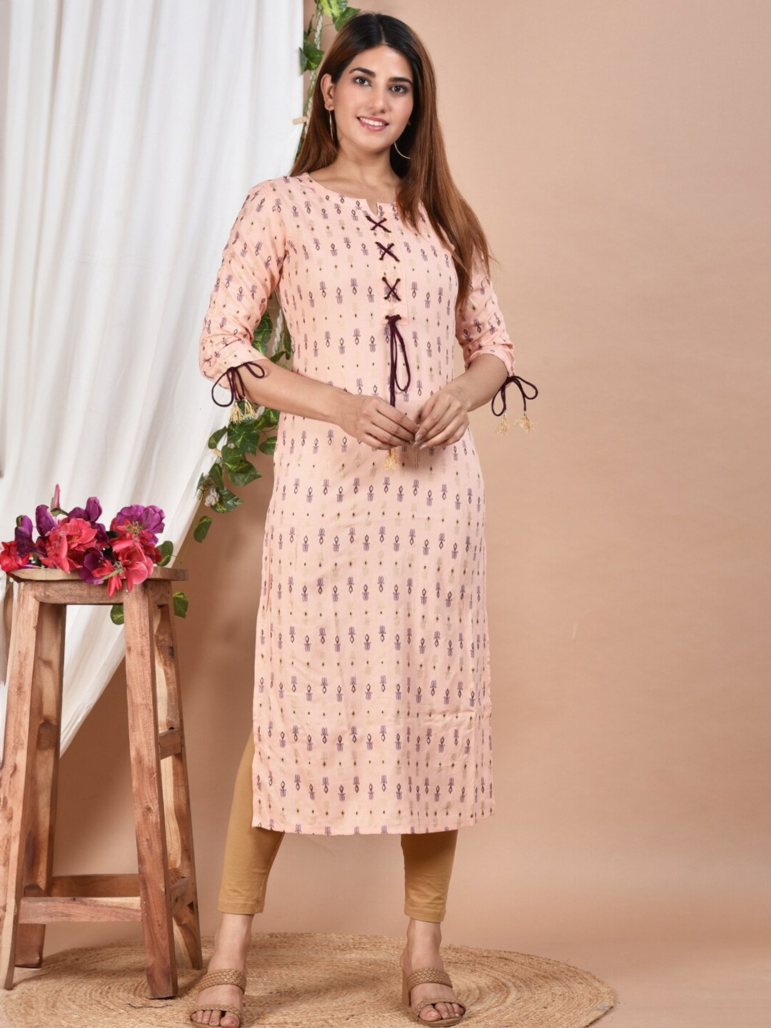 

ftDiva Ethnic Motifs Printed Straight Kurta, Pink