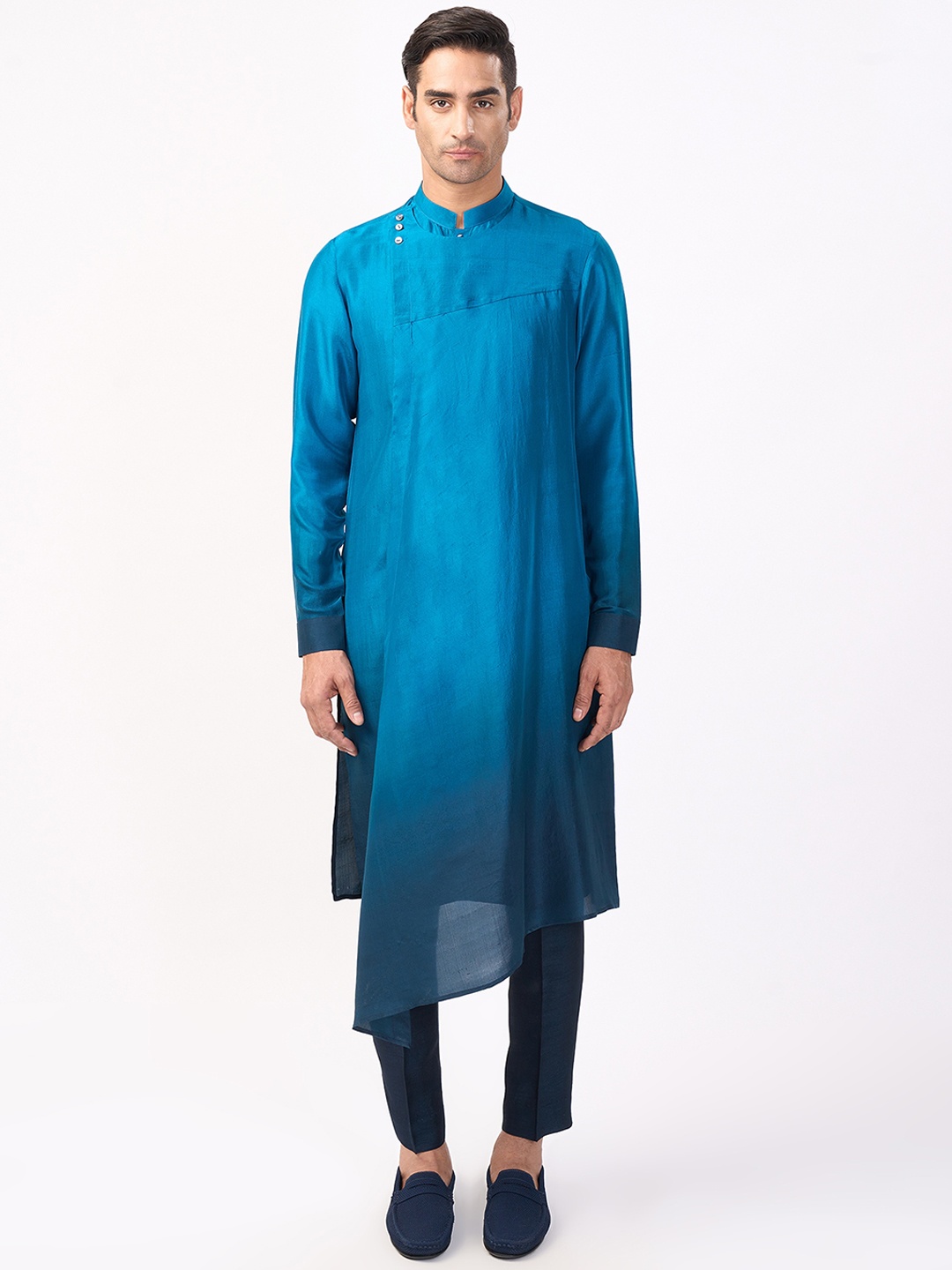 

Rohit Gandhi + Rahul Khanna Ombre Dyed Asymmetric Hem Mandarin Collar Silk Kurta, Blue