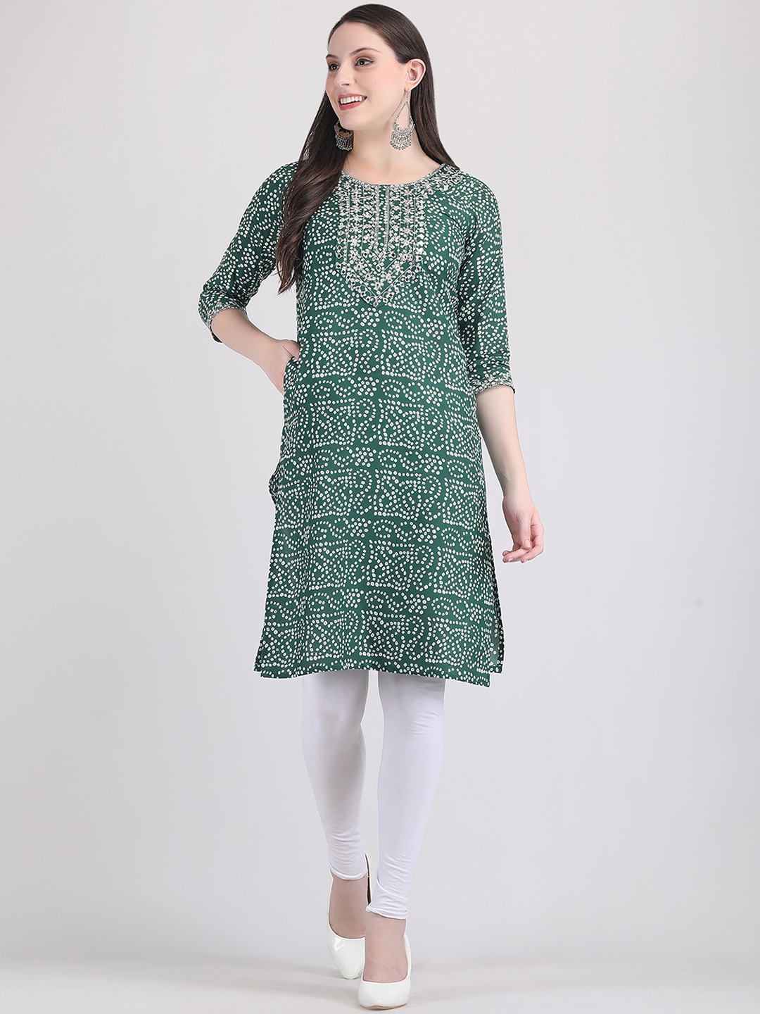 

ANUTTARA FASHIONS Ethnic Motifs Printed Thread Work Straight Kurta, Green