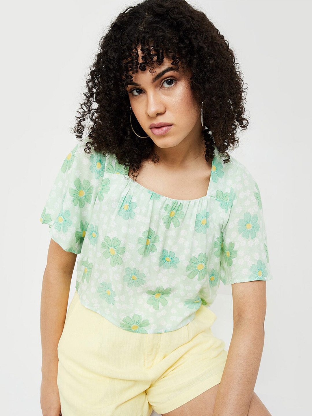 

Ginger by Lifestyle Floral Printed Square Neck Flared Sleeves Linen Top, Green