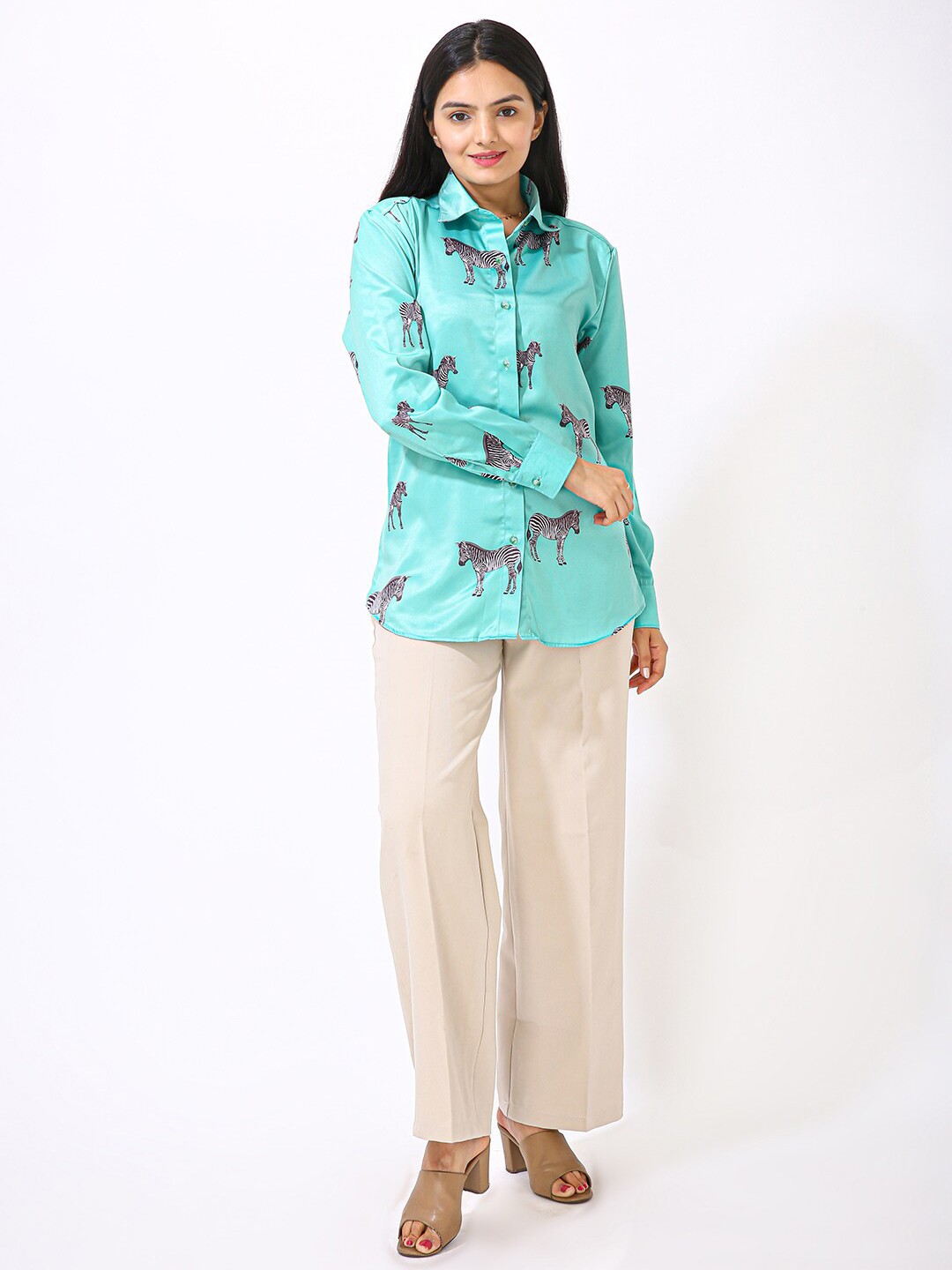 

MatterBlue Modern Conversational Printed Spread Collar Long Sleeves Satin Shirt, Sea green