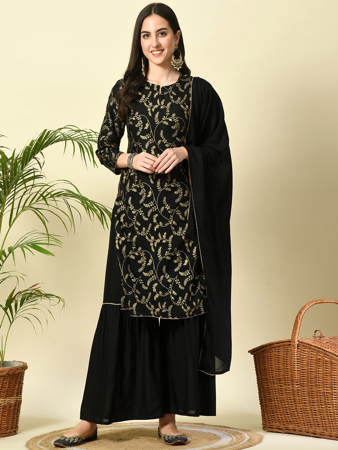 

JAYLEEN Floral Printed Round Neck Gotta Patti Straight Kurta With Sharara & Dupatta, Black