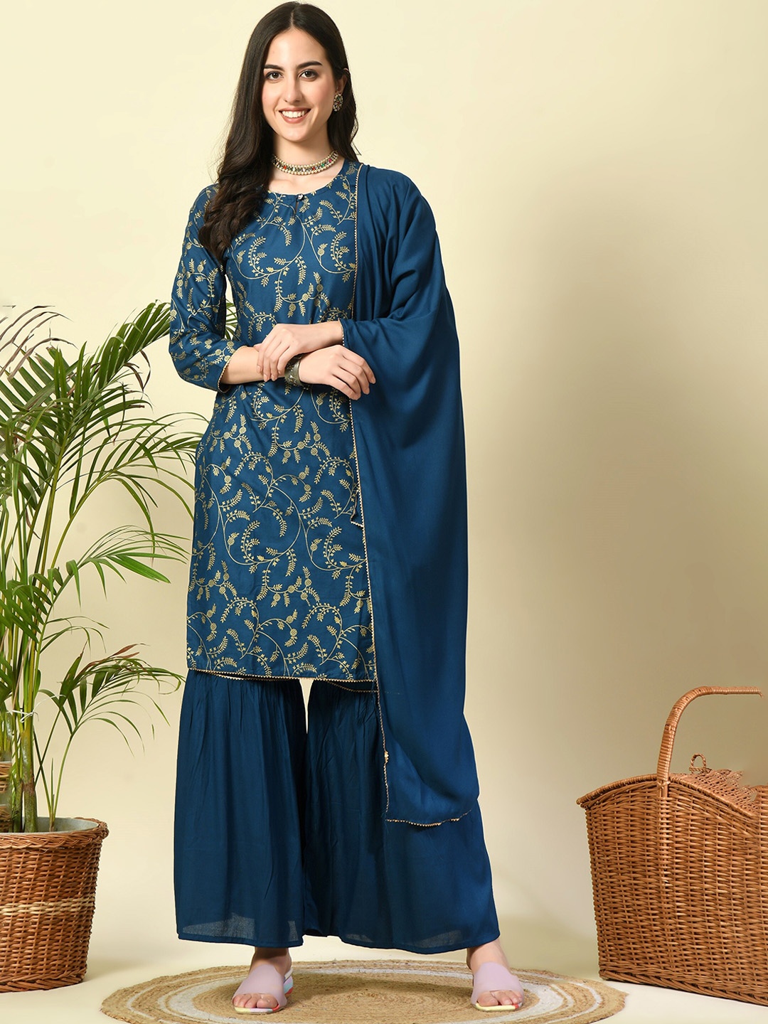 

JAYLEEN Women Floral Printed Gotta Patti Straight Kurta with Sharara & Dupatta, Teal