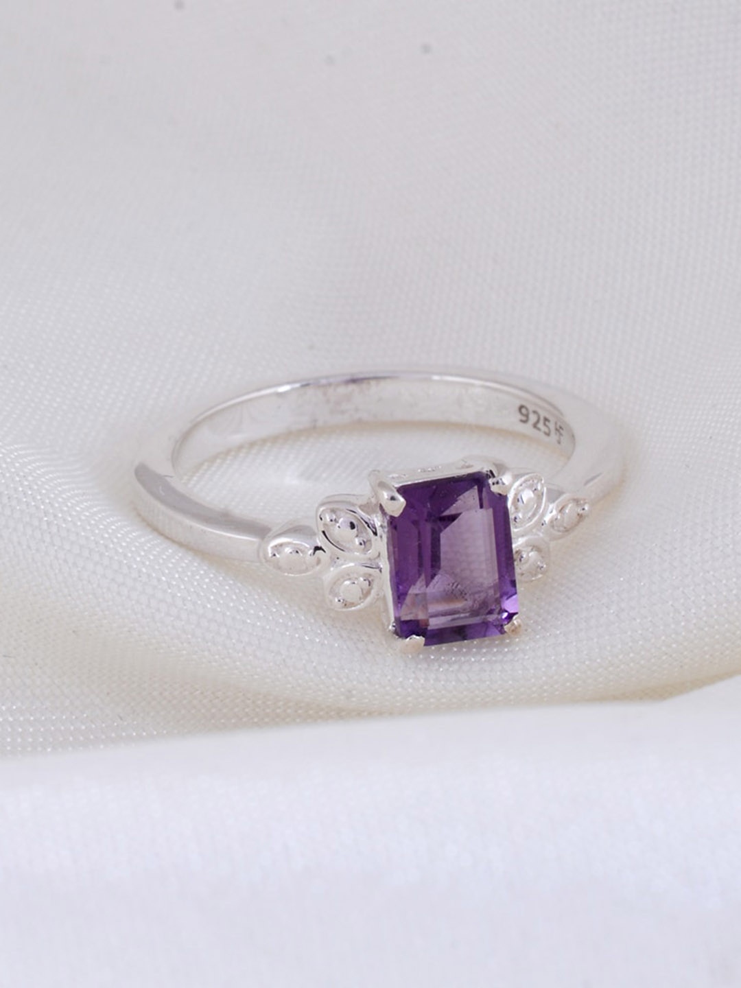 

HIFLYER JEWELS 925 Sterling Silver Amethyst-Studded Finger Ring