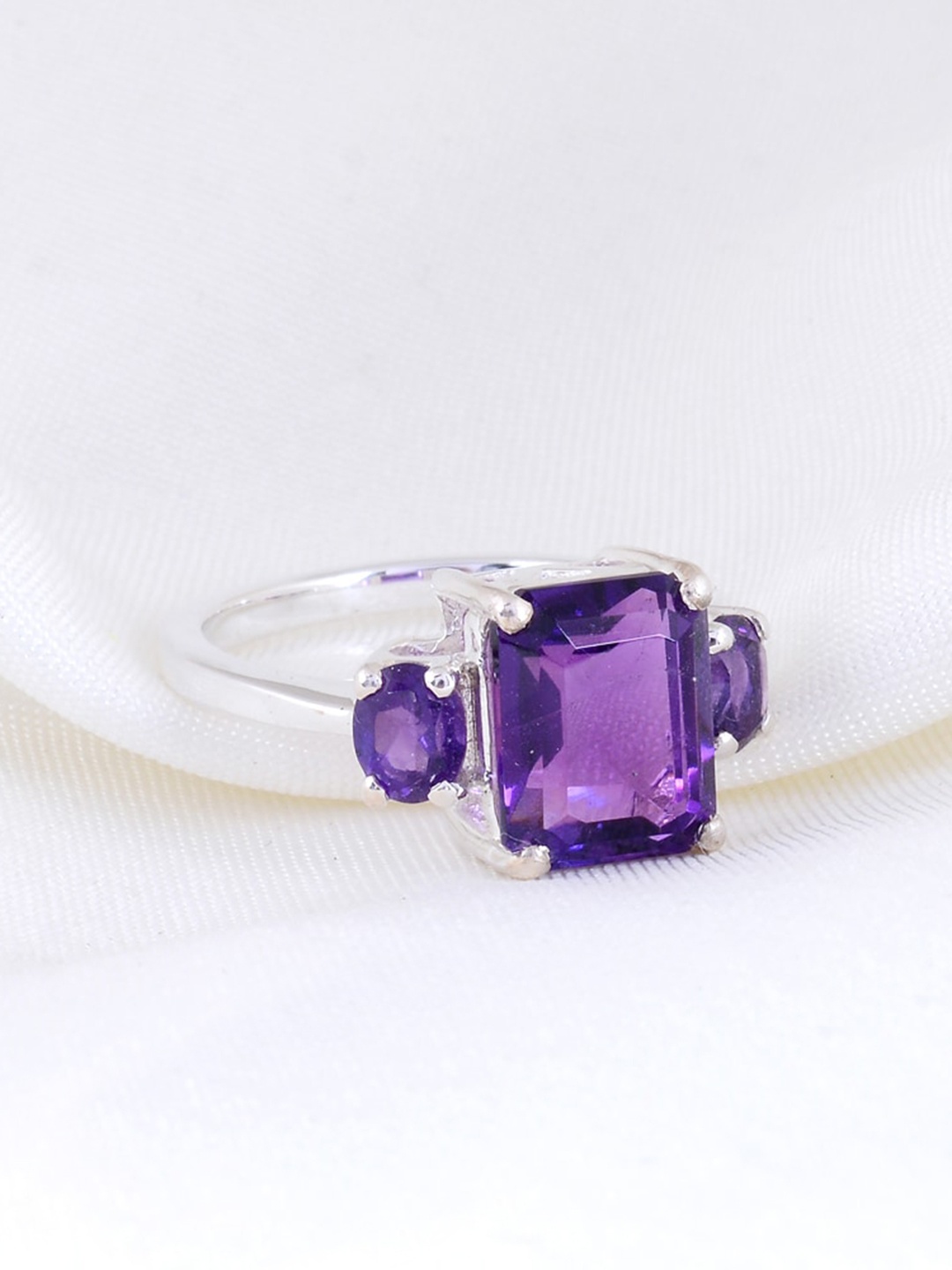 

HIFLYER JEWELS 92.5 Sterling Silver Amethyst-Studded Finger Ring