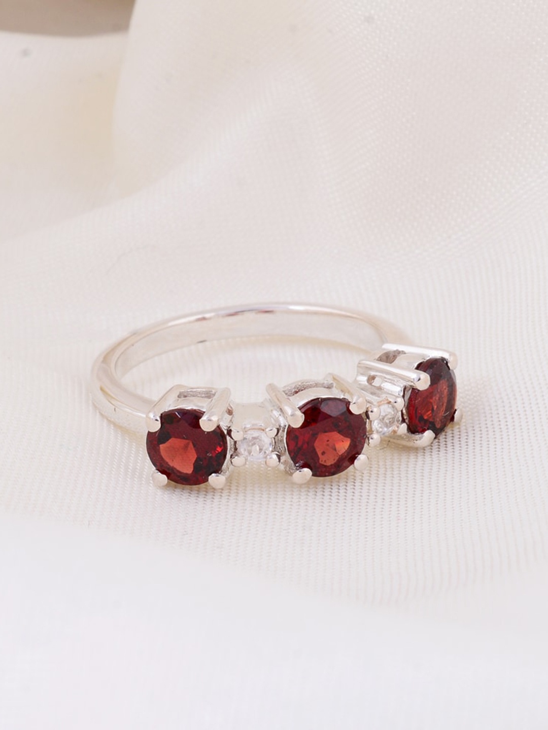 

HIFLYER JEWELS 925 Sterling Silver Garnet-Studded Finger Ring