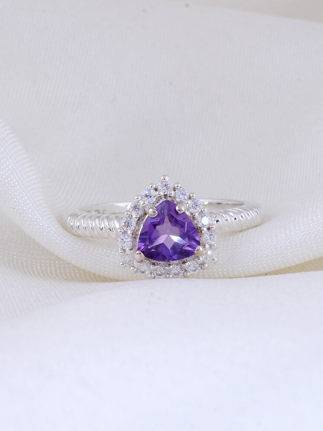 

HIFLYER JEWELS 925 Sterling Silver Amethyst Triangle Gemstone Studded Ring