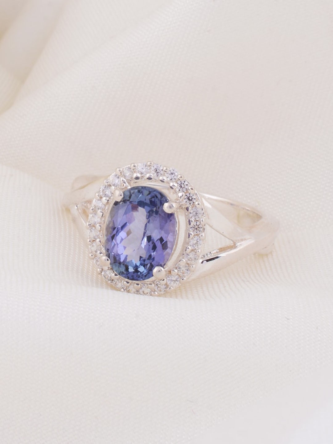 

HIFLYER JEWELS 925 Sterling Tanzanite Oval Gemstone Stones Studded Ring, Silver