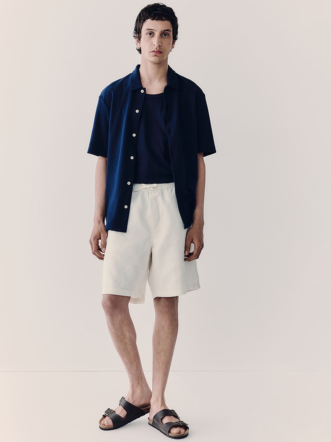 

H&M Men Relaxed Fit Linen-Blend Shorts, White