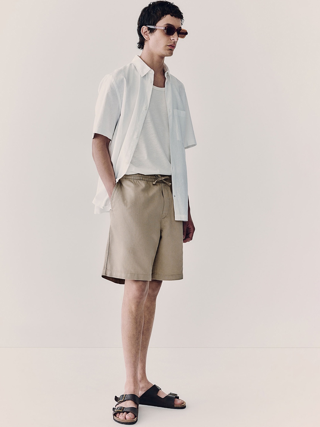 

H&M Men Relaxed Fit Linen-Blend Shorts, Beige