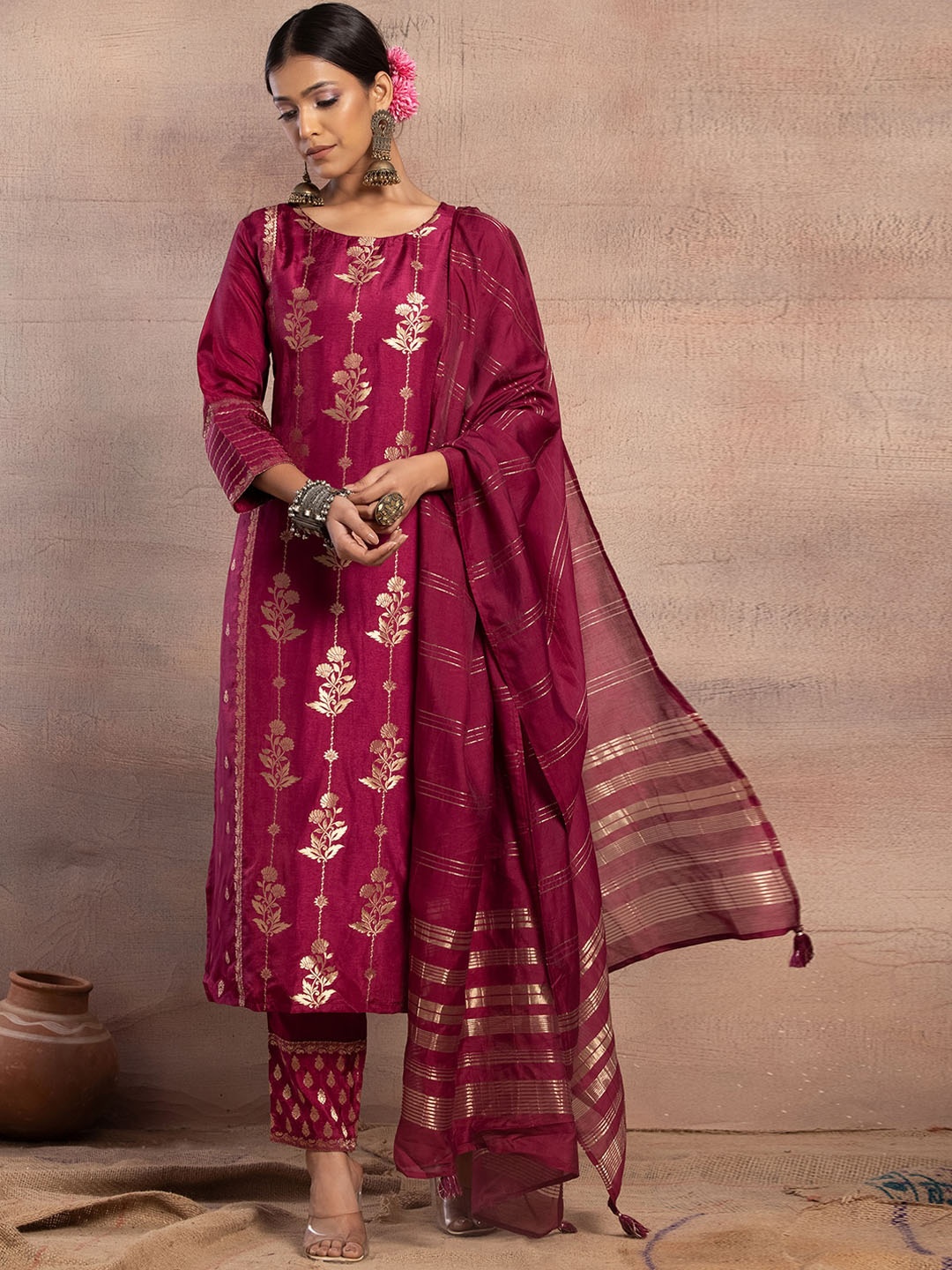 

INDYA Embroidered Round Neck Three-Quarter Sleeves Straight Kurta With Pants & Dupatta Set, Maroon