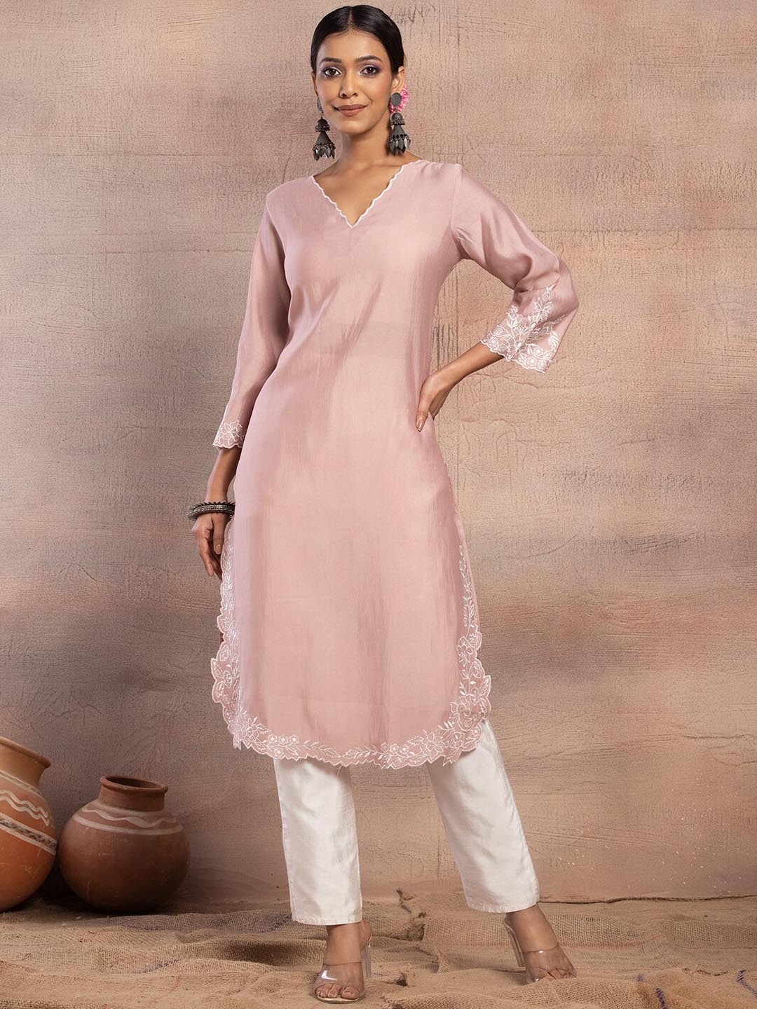 

INDYA V-Neck Embroidered Thread Work Straight Cotton Kurta, Pink