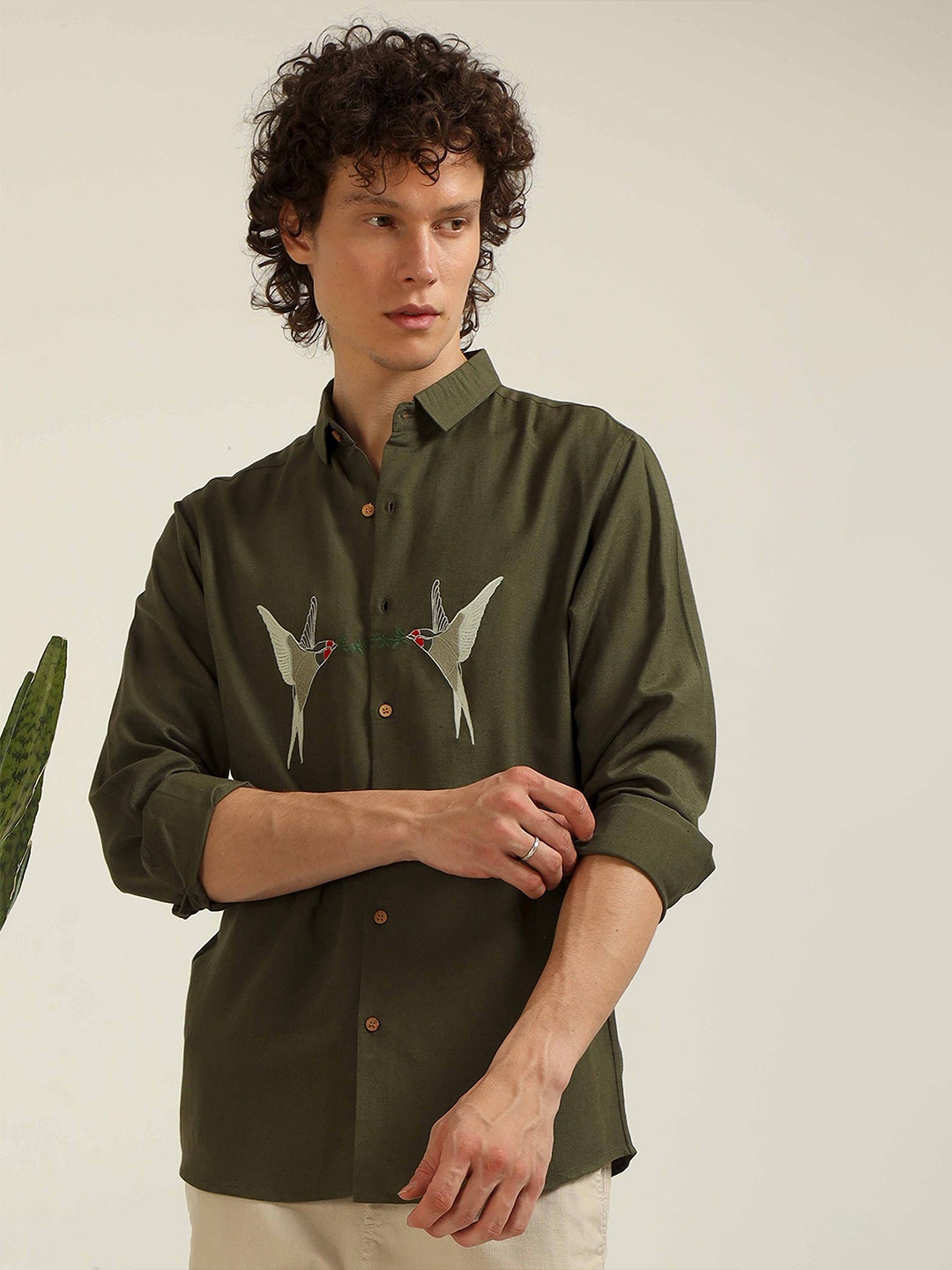 

HAMPTONS Hanging Bird Embroidered Casual Shirt, Olive