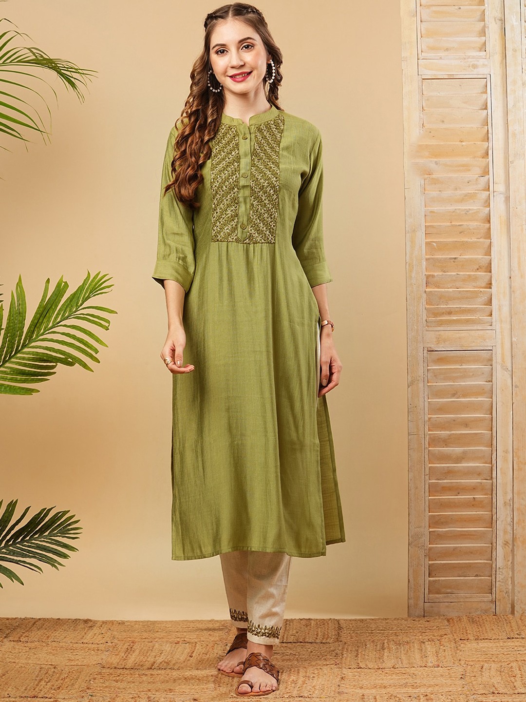 

FASHOR Ethnic Motifs Yoke Design Beads and Stones A-Line Kurta With Trouser, Green