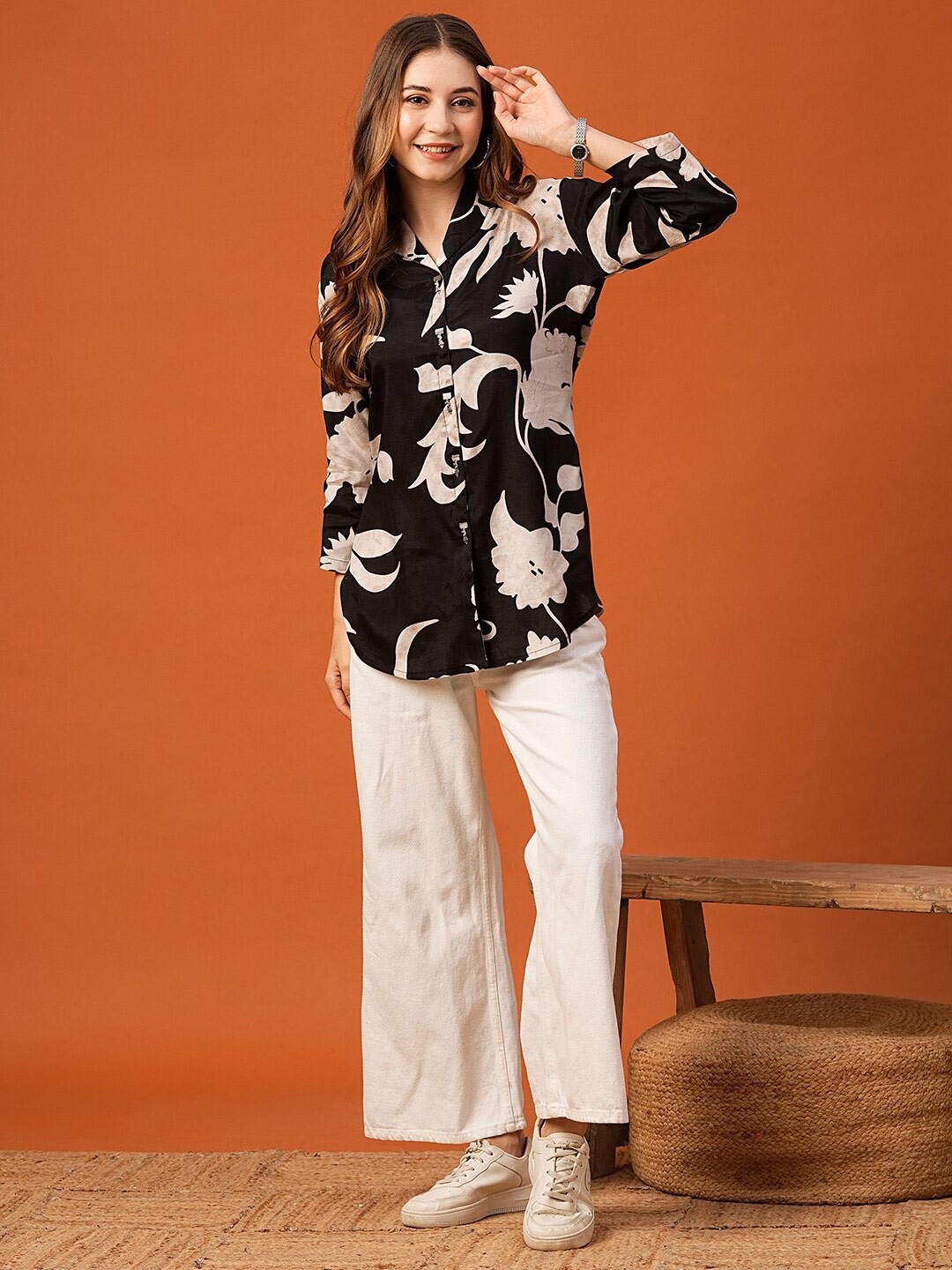 

FASHOR Floral Printed Shawl Neck Straight Kurti, Black