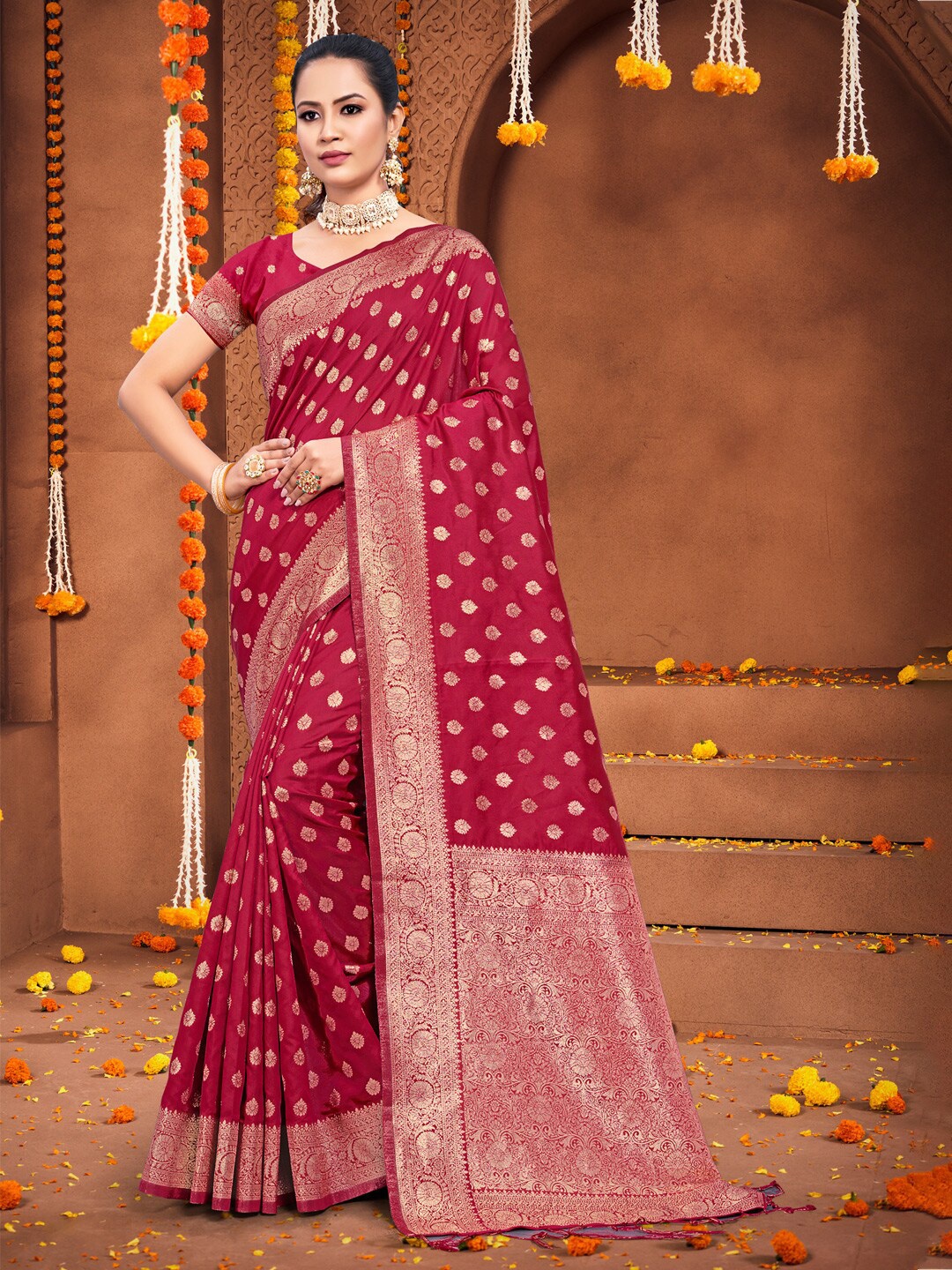 

Fashion Petals Ethnic Motifs Woven Design Saree, Maroon
