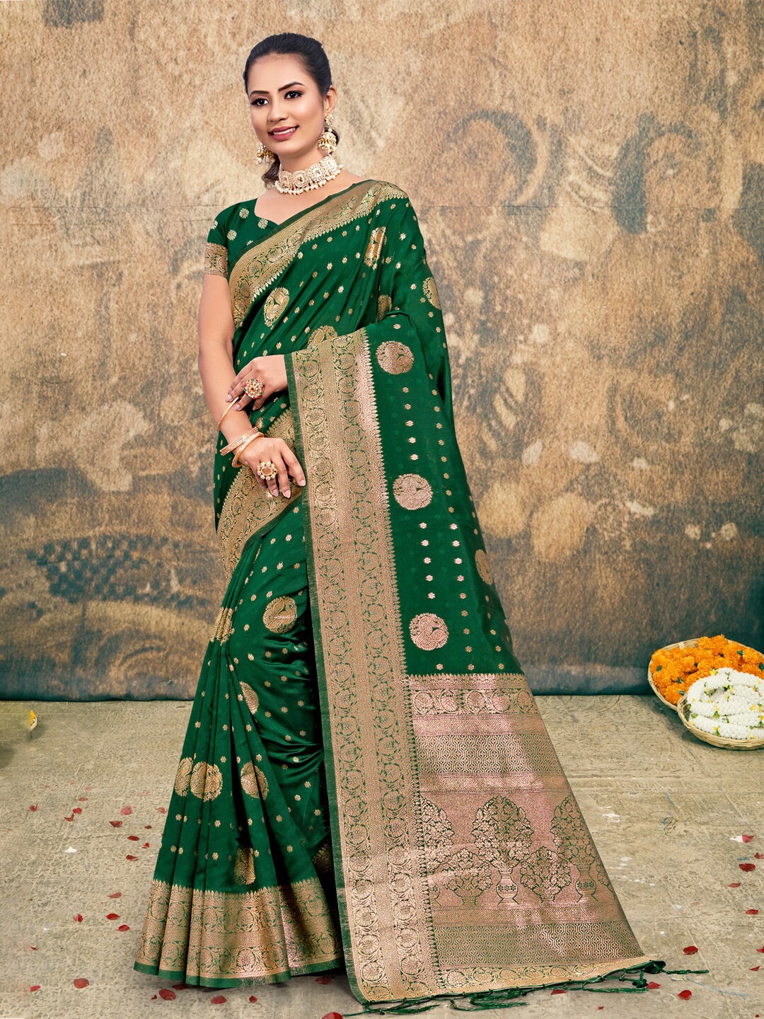 

Fashion Petals Woven Design Ethnic Motifs Zari Saree, Green