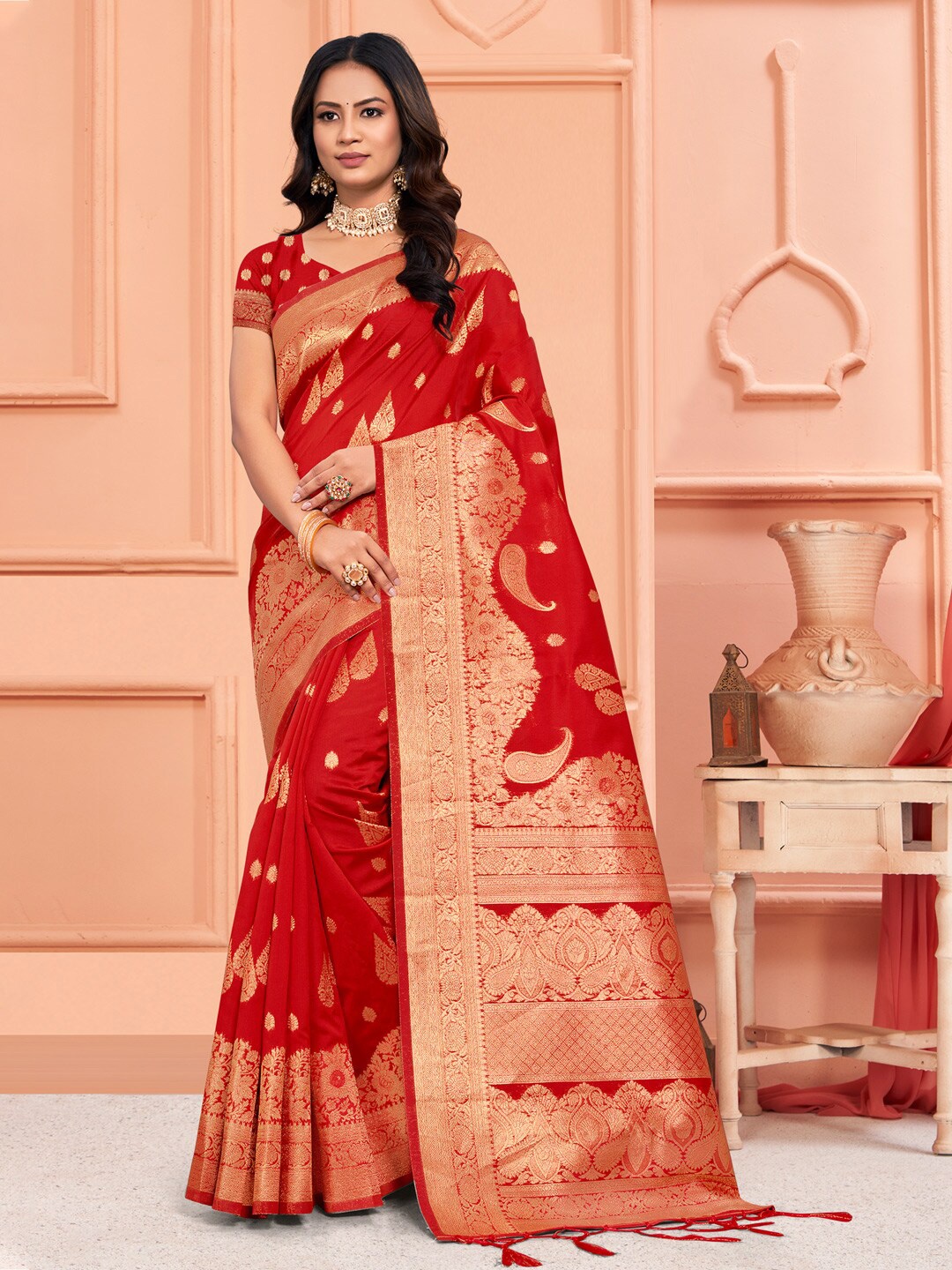 

Fashion Petals Ethnic Woven Design Zari Saree, Red