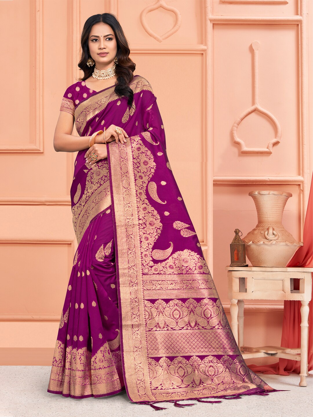 

Fashion Petals Paisley Woven Design Zari Saree, Purple